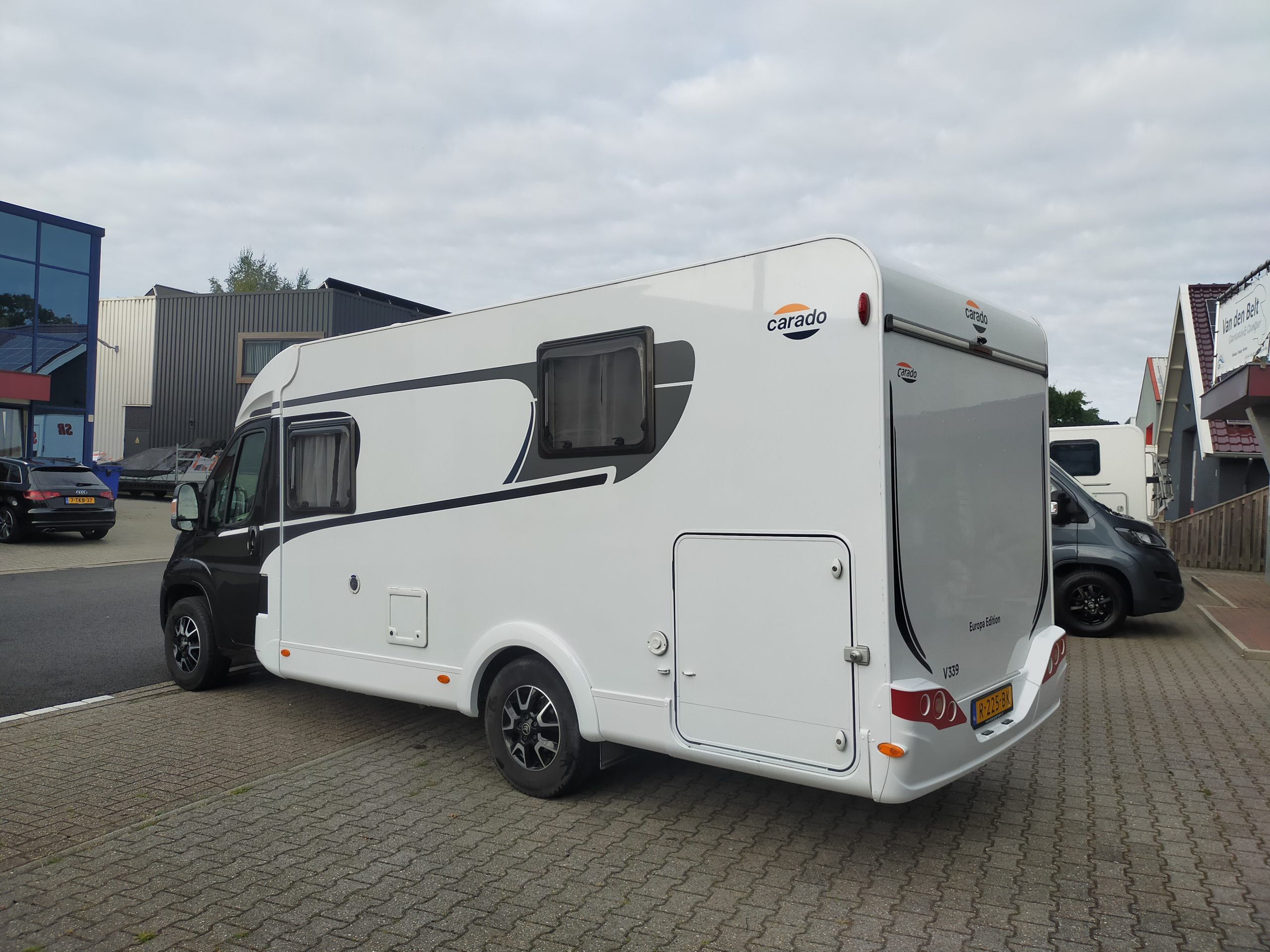 Carado V339 Qeensbed