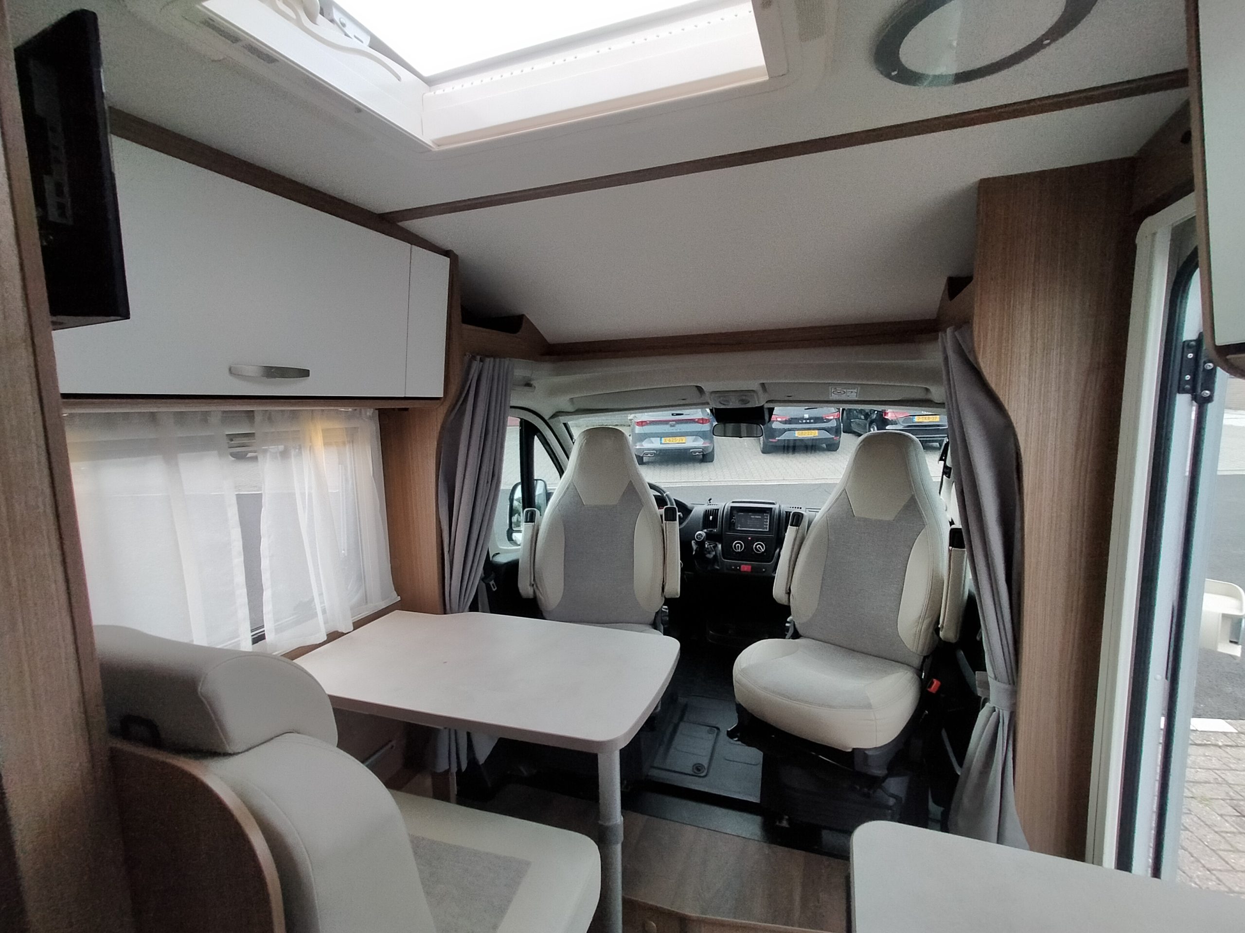 Carado V339 Qeensbed