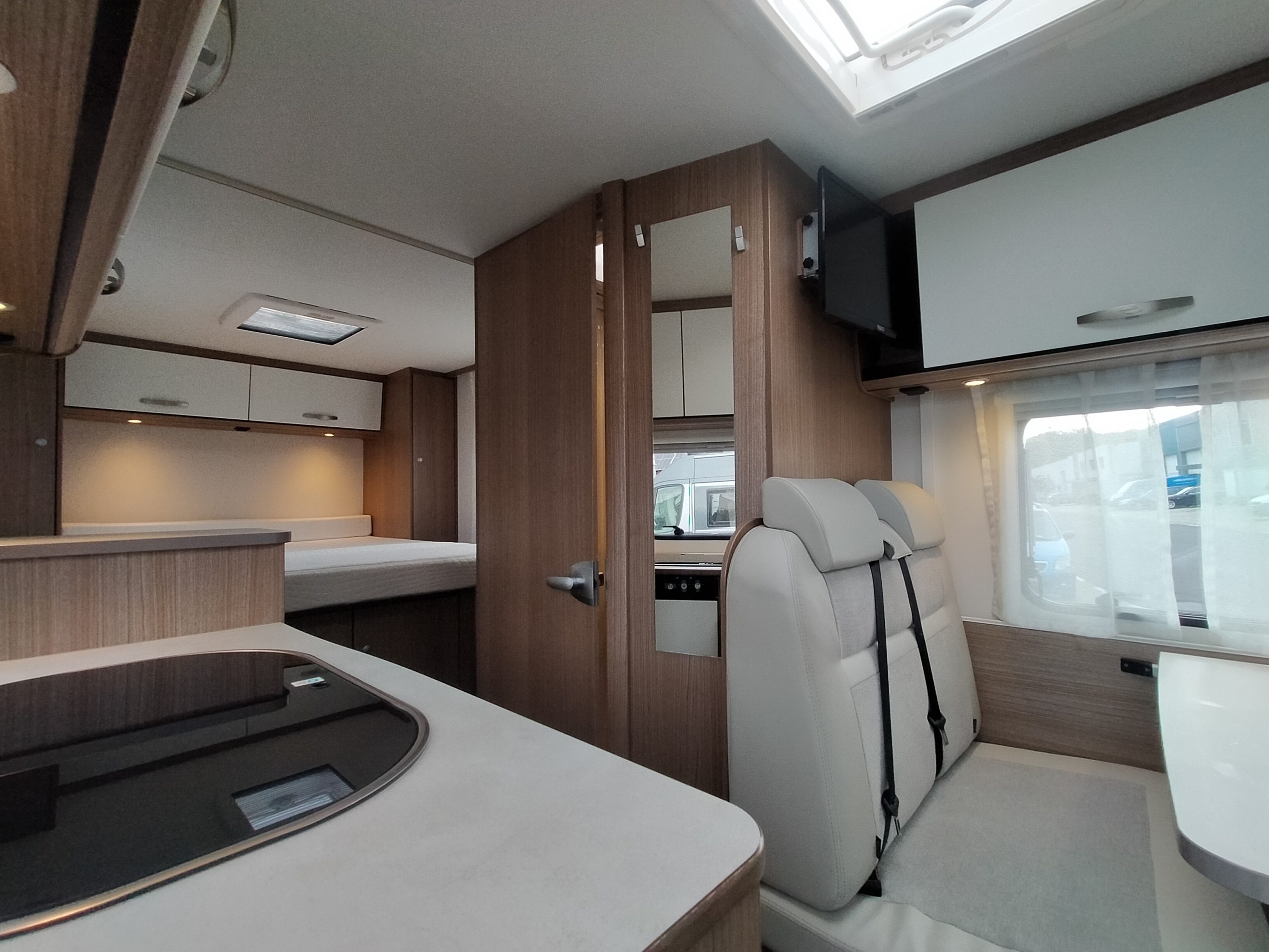 Carado V339 Qeensbed