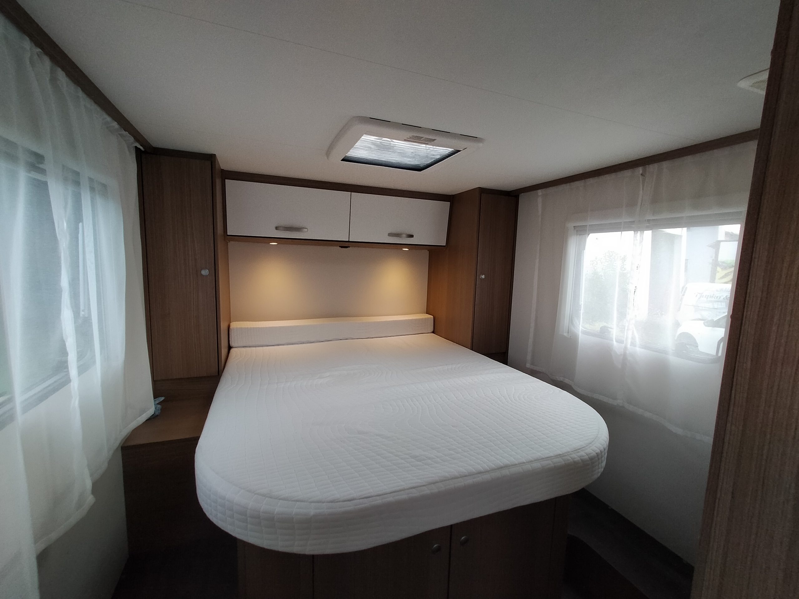 Carado V339 Qeensbed