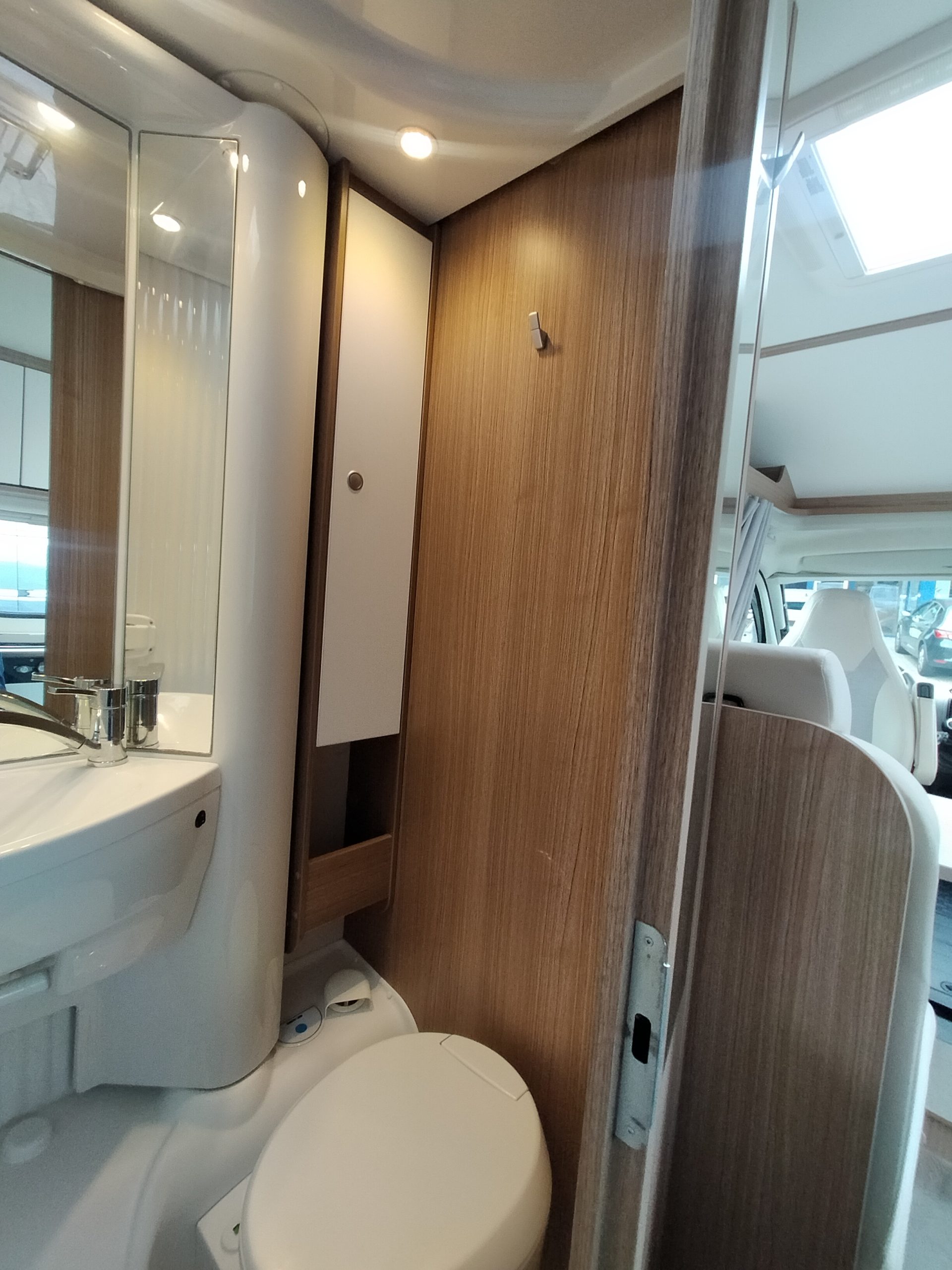 Carado V339 Qeensbed