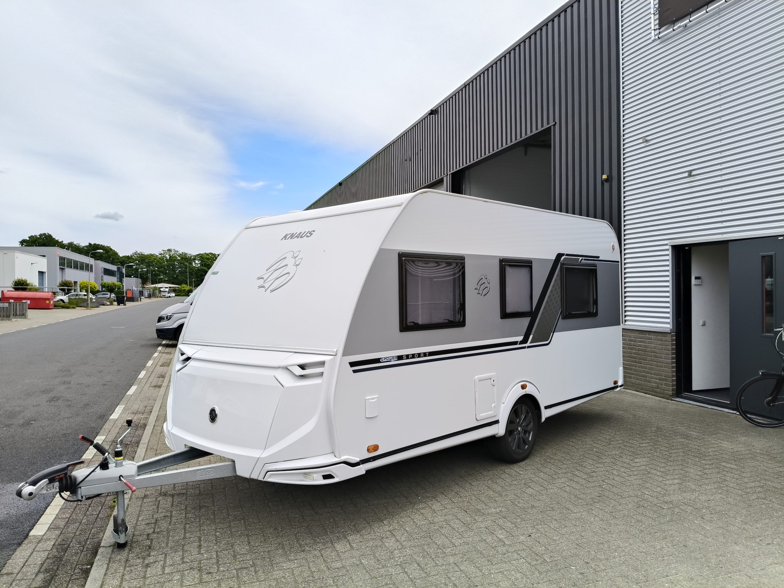 Knaus Sport E-power 420 QD