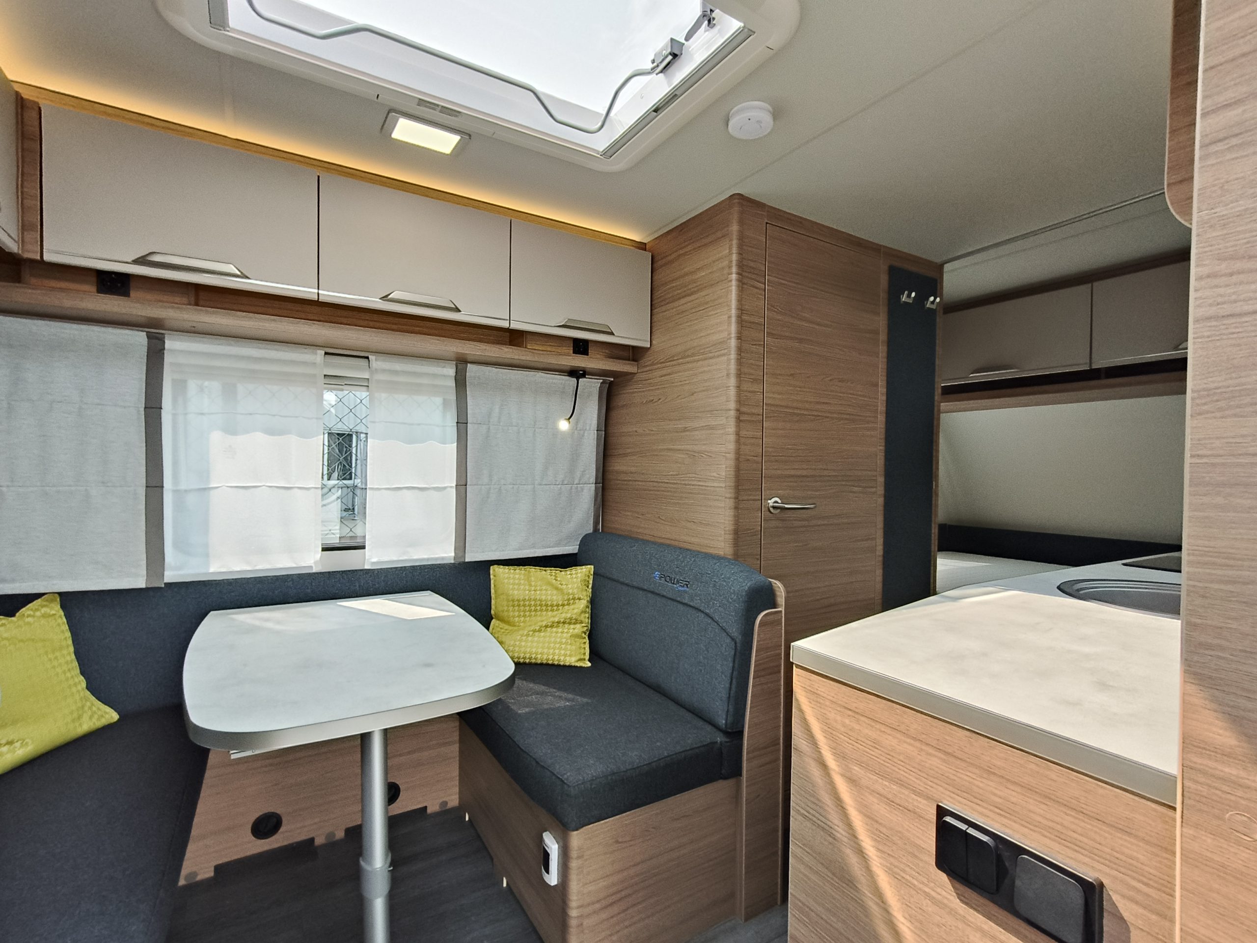 Knaus Sport E-power 420 QD