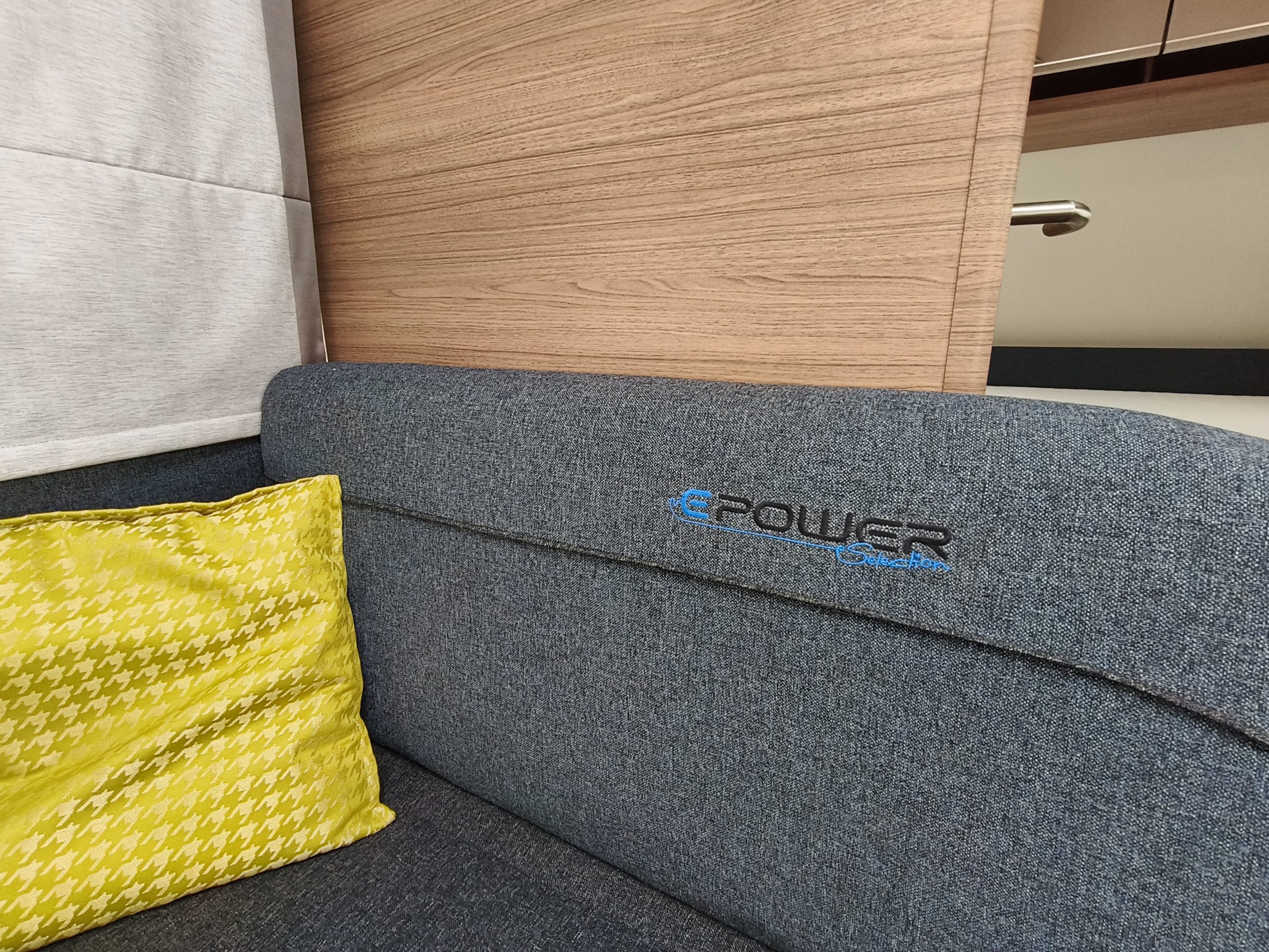 Knaus Sport E-power 420 QD