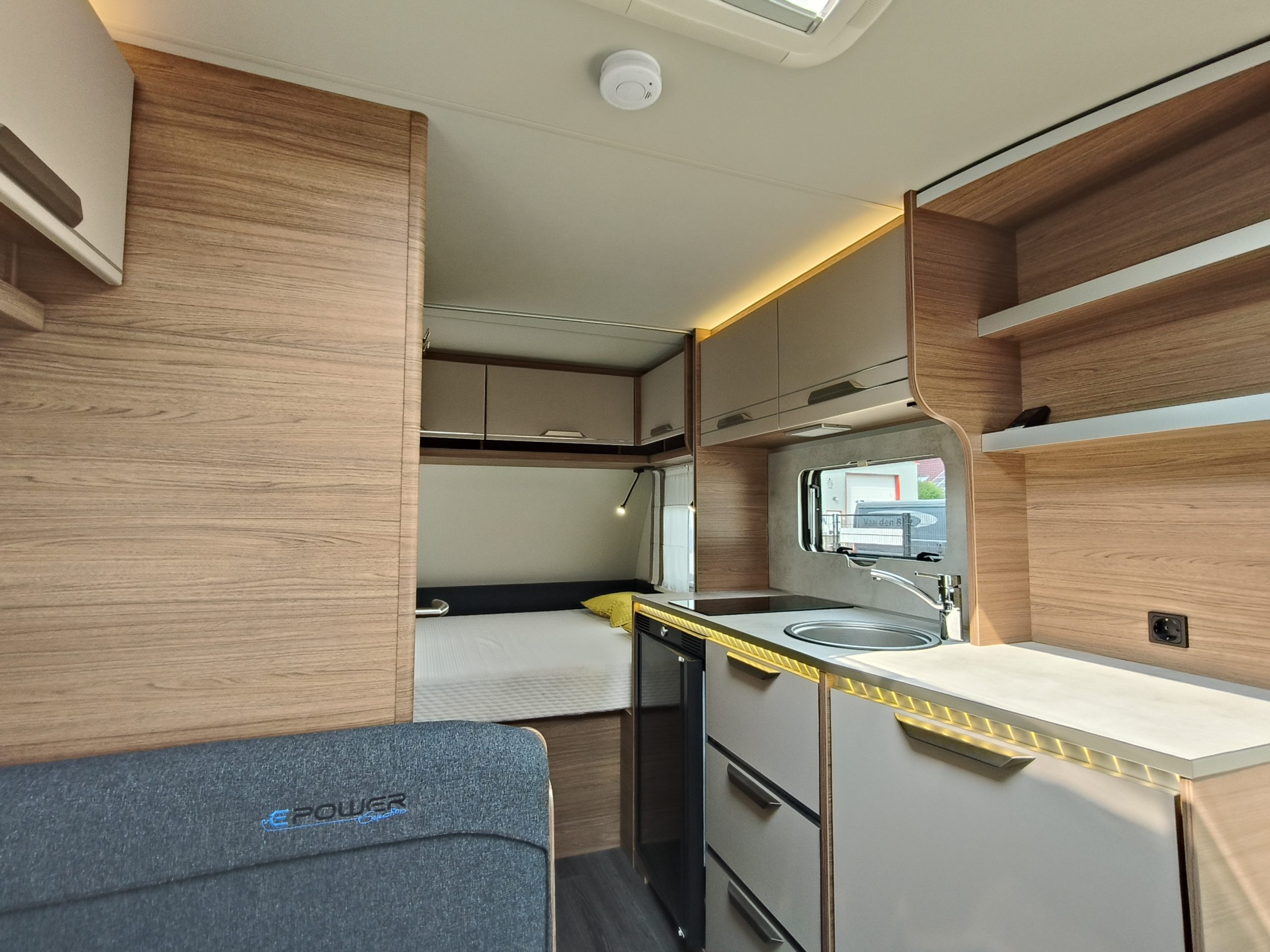 Knaus Sport E-power 420 QD