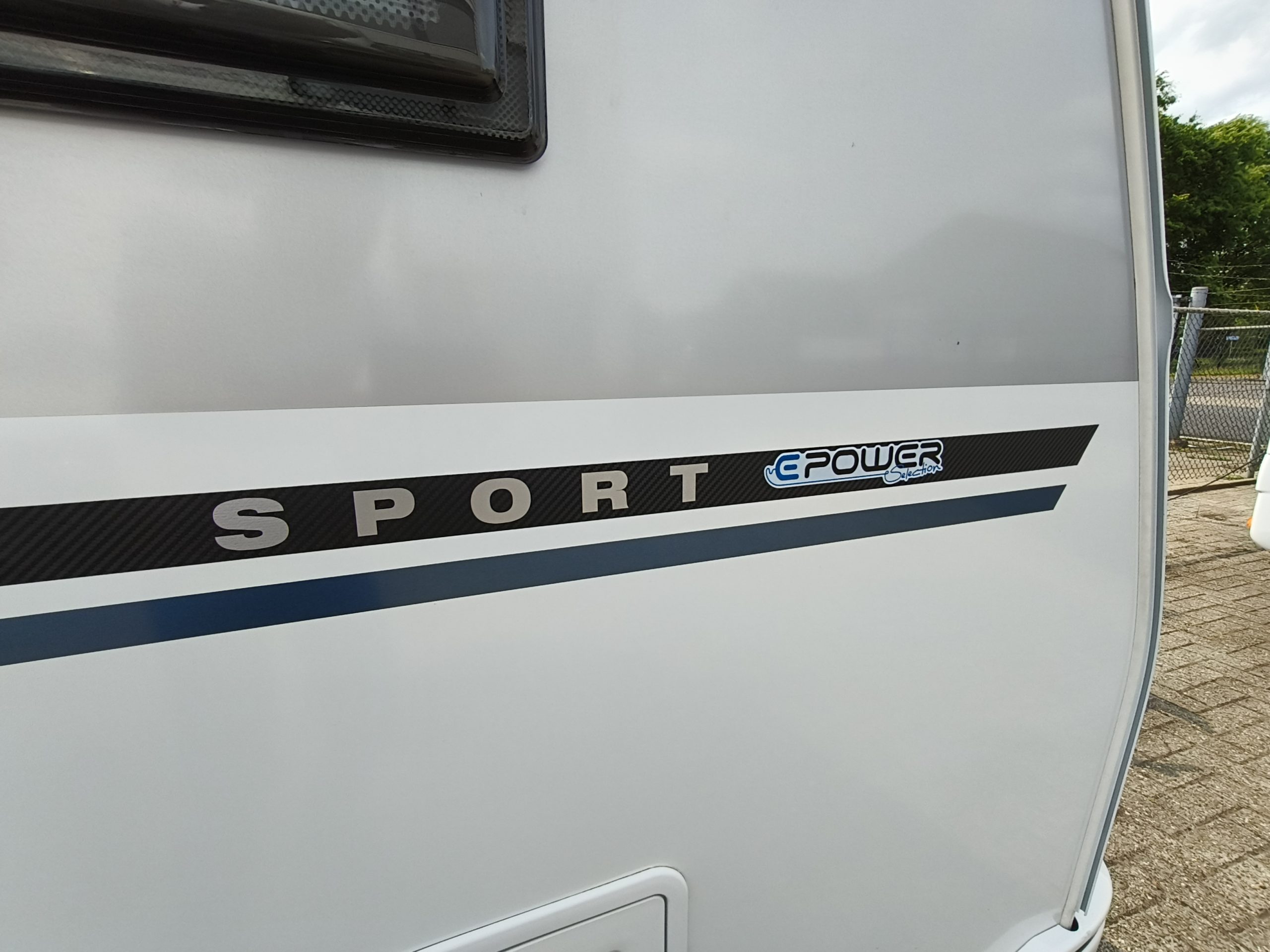 Knaus Sport E-power 420 QD