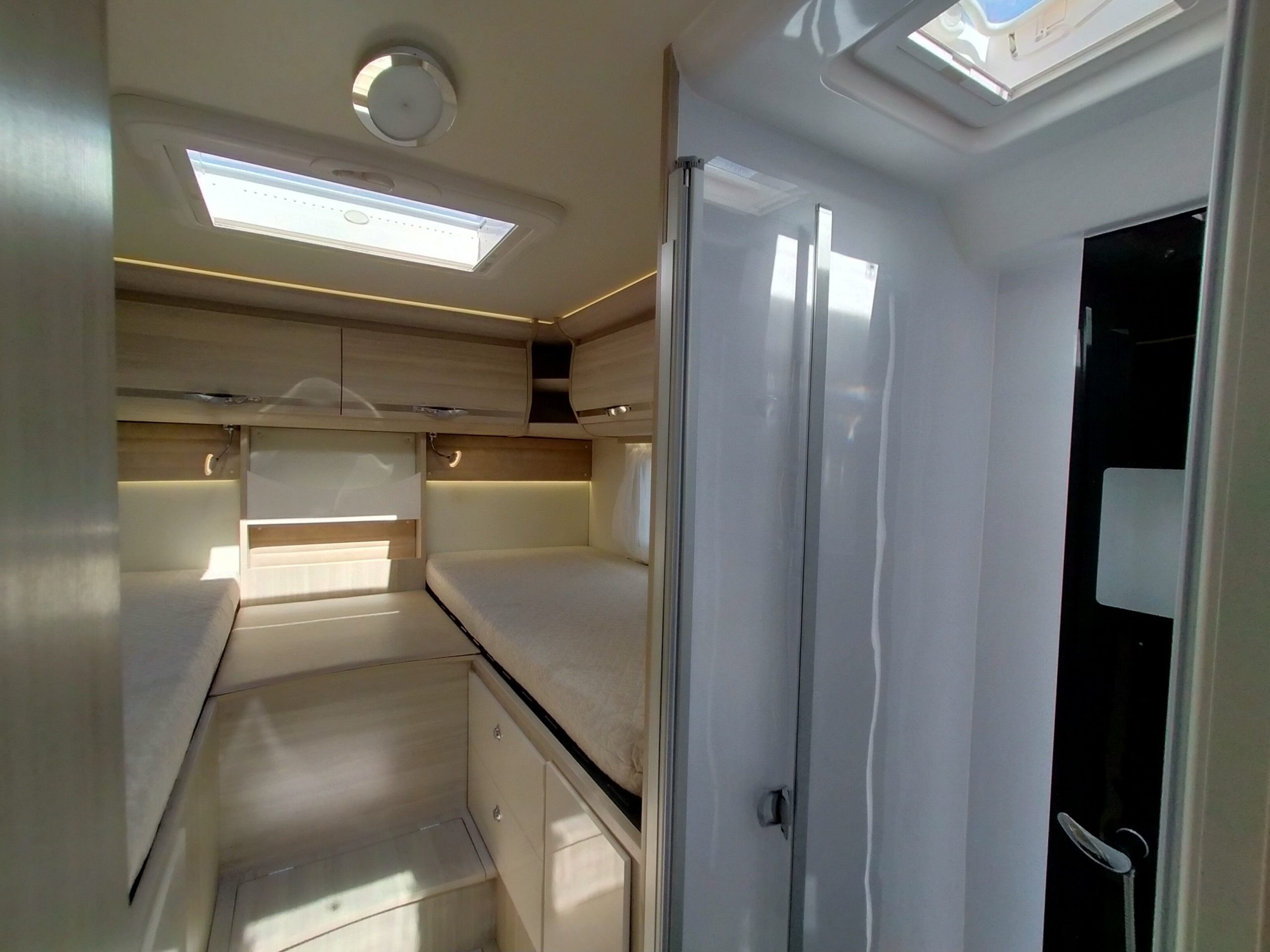 Sun Driver I-Lux 7DB Lengtebeden & Hefbed Automaat