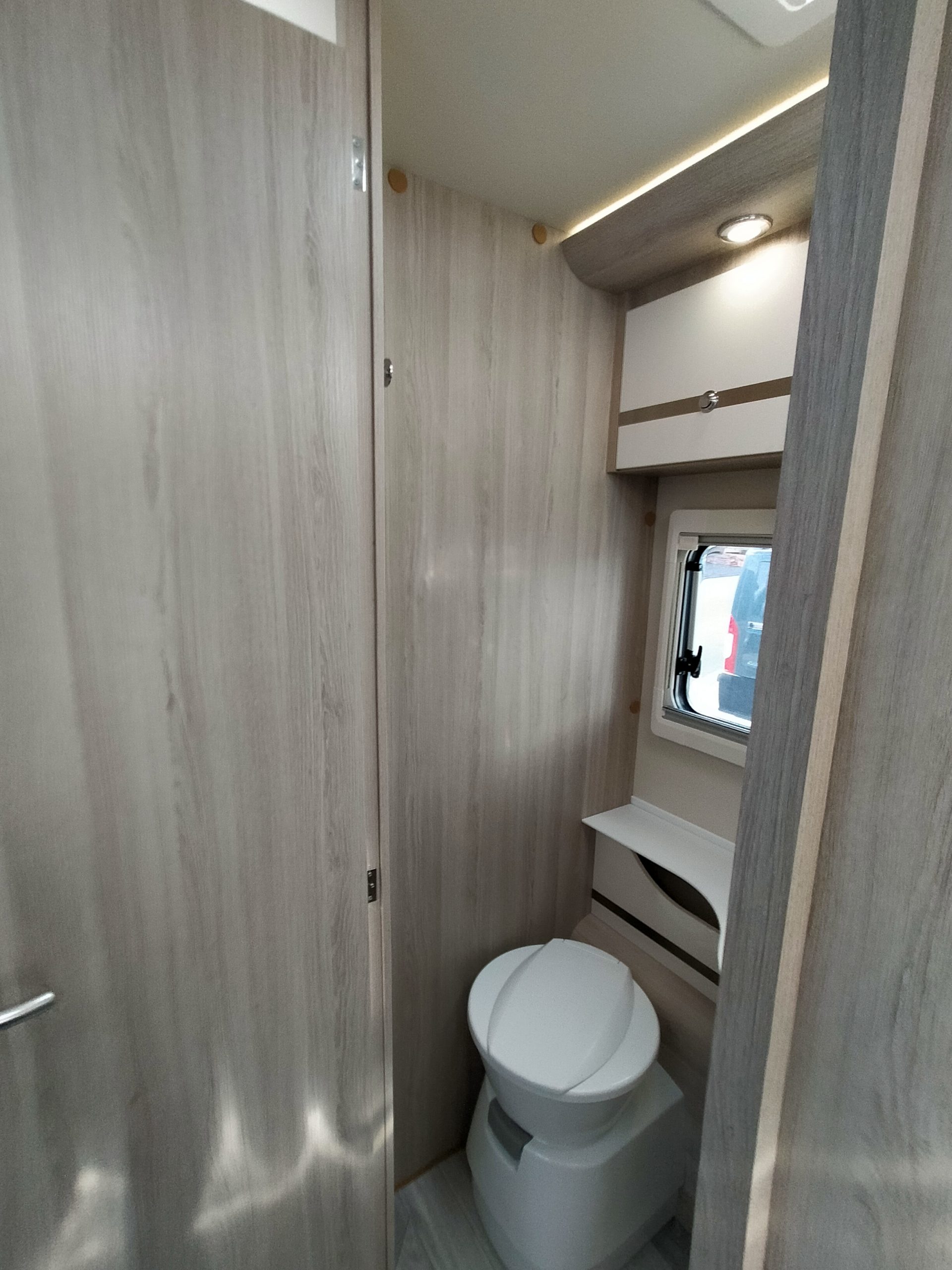 Sun Driver I-Lux 7DB Lengtebeden & Hefbed Automaat