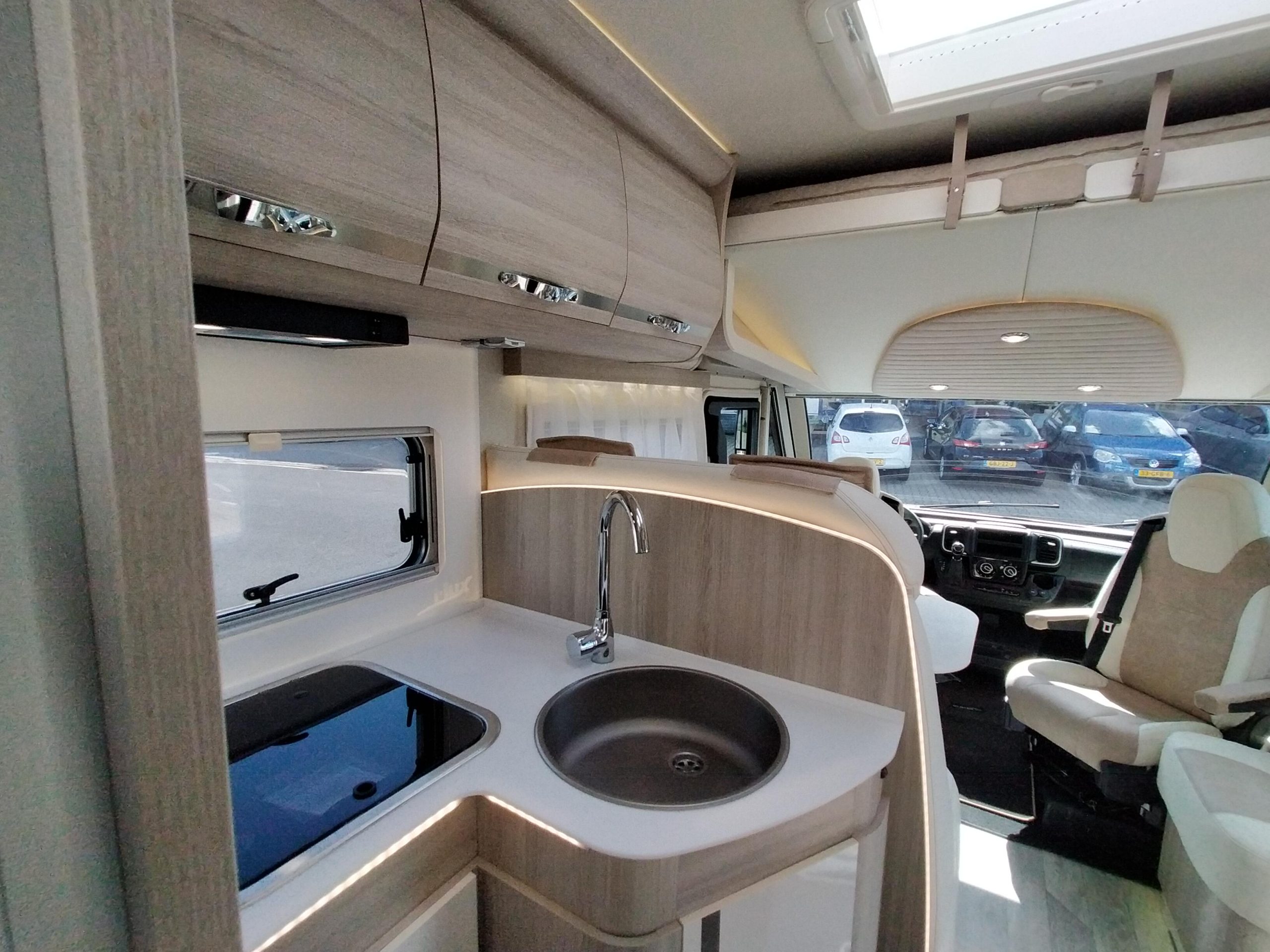 Sun Driver I-Lux 7DB Lengtebeden & Hefbed Automaat