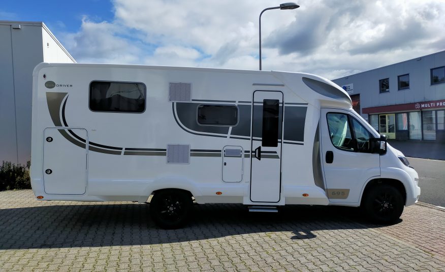 Sun Driver T695 Elegance Queensbed en hefbed 5 gordel plekken. Nieuw op voorraad!