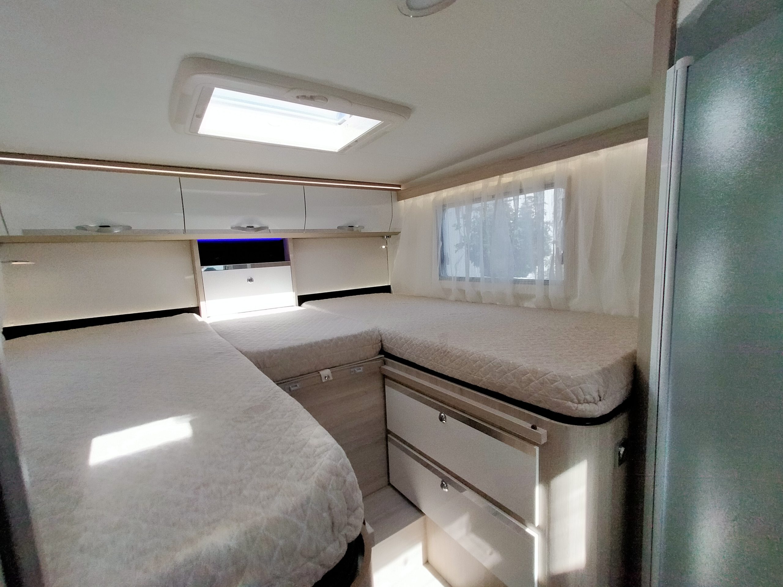 Sun Driver T740 Premium- Lengtebedden & Hefbed- Automaat! NIEUW 2025