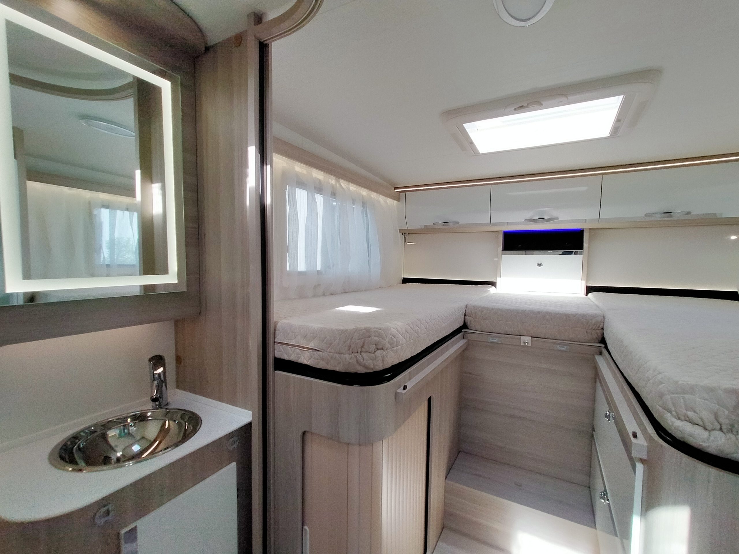 Sun Driver T740 Premium- Lengtebedden & Hefbed- Automaat! NIEUW 2025