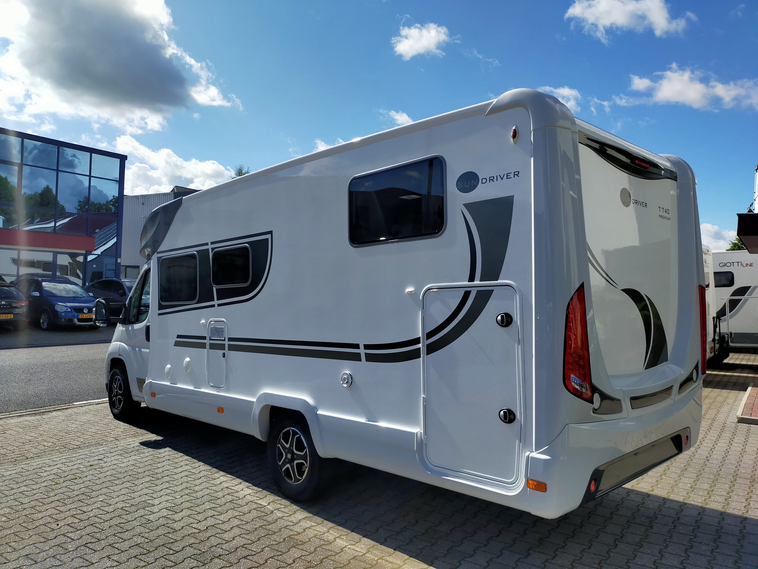 Sun Driver T740 Premium- Lengtebedden & Hefbed- Automaat! NIEUW 2025