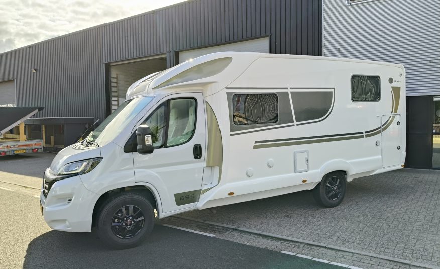 Sun Driver T695 Elegance Queensbed en hefbed 5 gordel plekken.