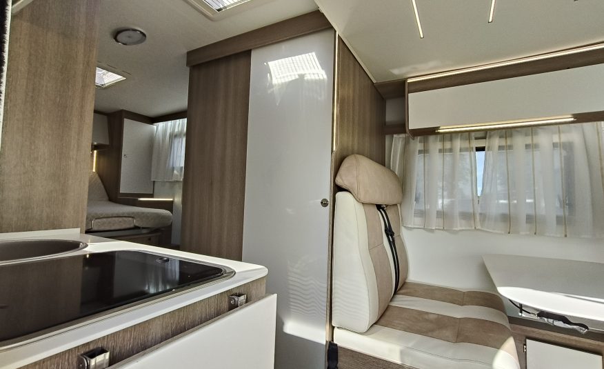 Sun Driver T695 Elegance Queensbed en hefbed 5 gordel plekken.