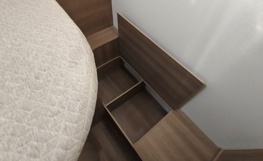 Sun Driver T695 Elegance Queensbed en hefbed 5 gordel plekken.