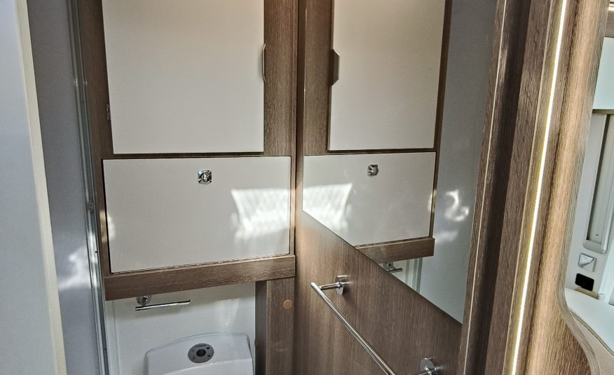 Sun Driver T695 Elegance Queensbed en hefbed 5 gordel plekken.