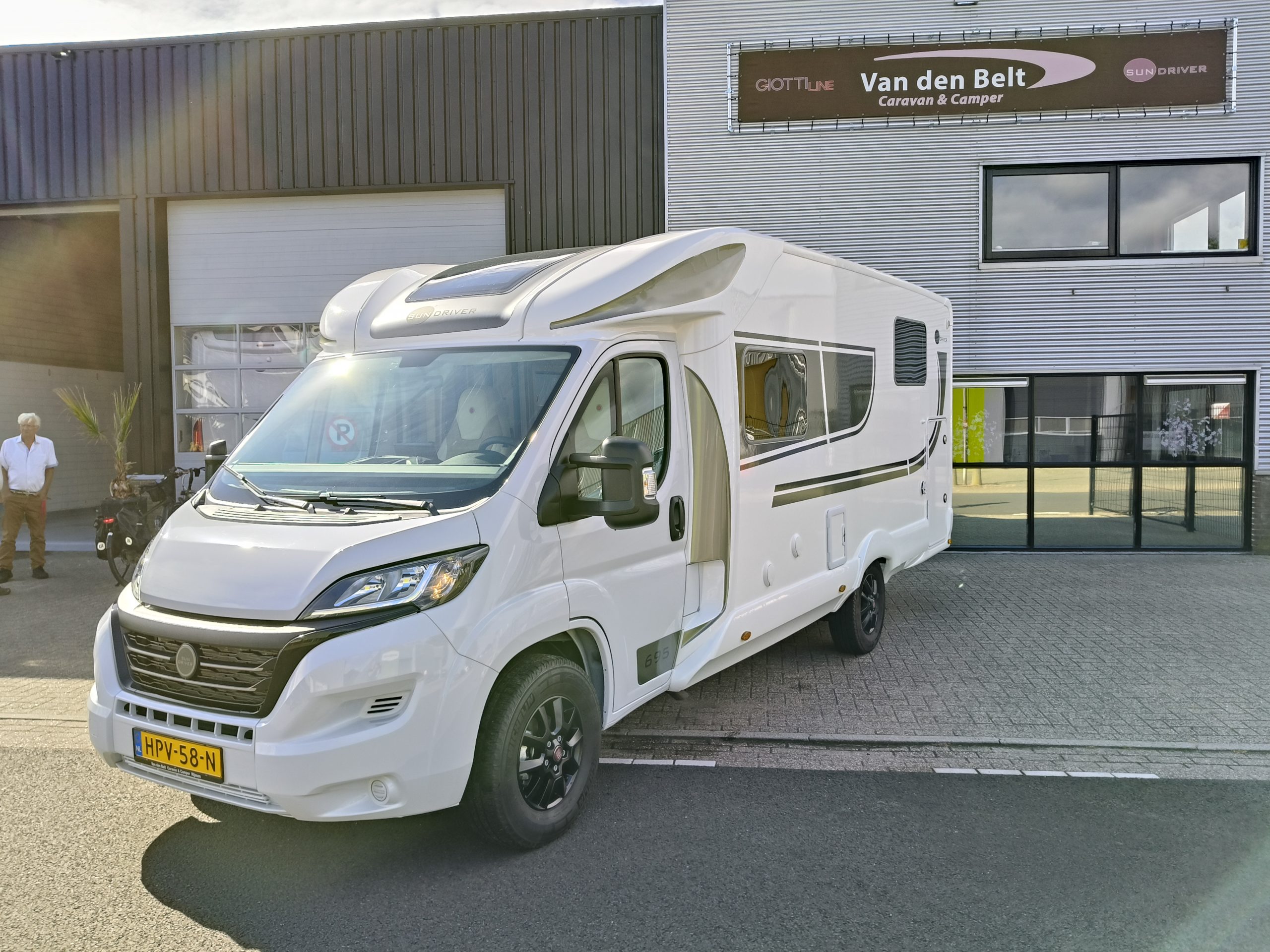 Sun Driver T695 Elegance Queensbed en hefbed 5 gordel plekken.