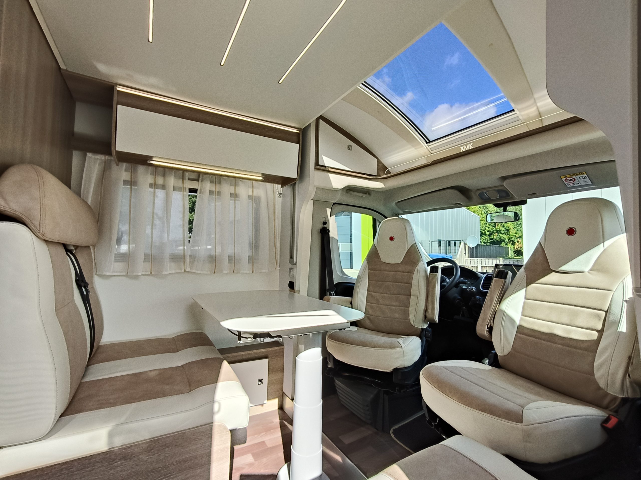 Sun Driver T695 Elegance Queensbed en hefbed 5 gordel plekken.