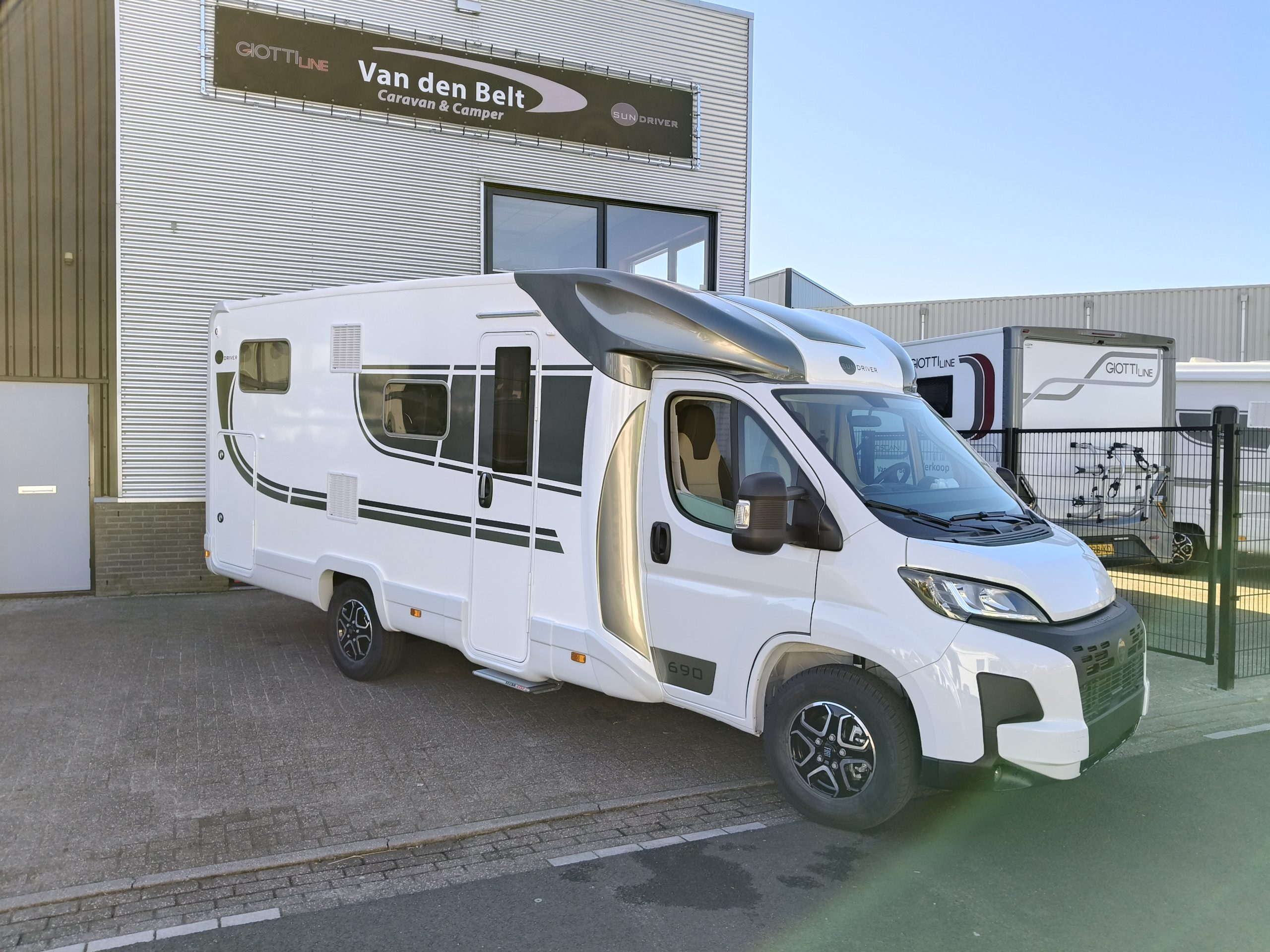 Sun Driver T740 Premium- Lengtebedden & Hefbed- Automaat! NIEUW 2025