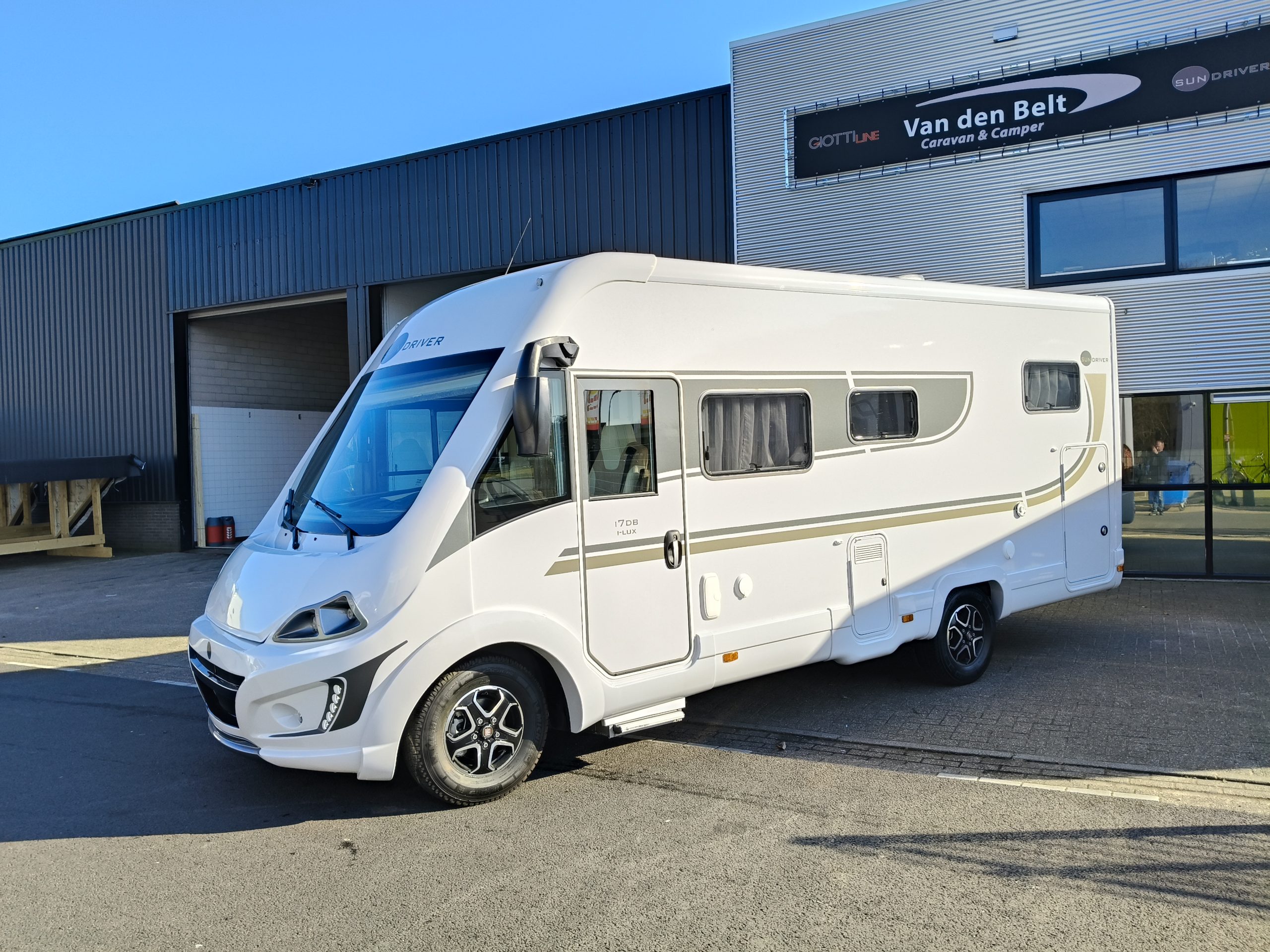 Sun Driver I-Lux 7DB Lengtebeden & Hefbed Automaat