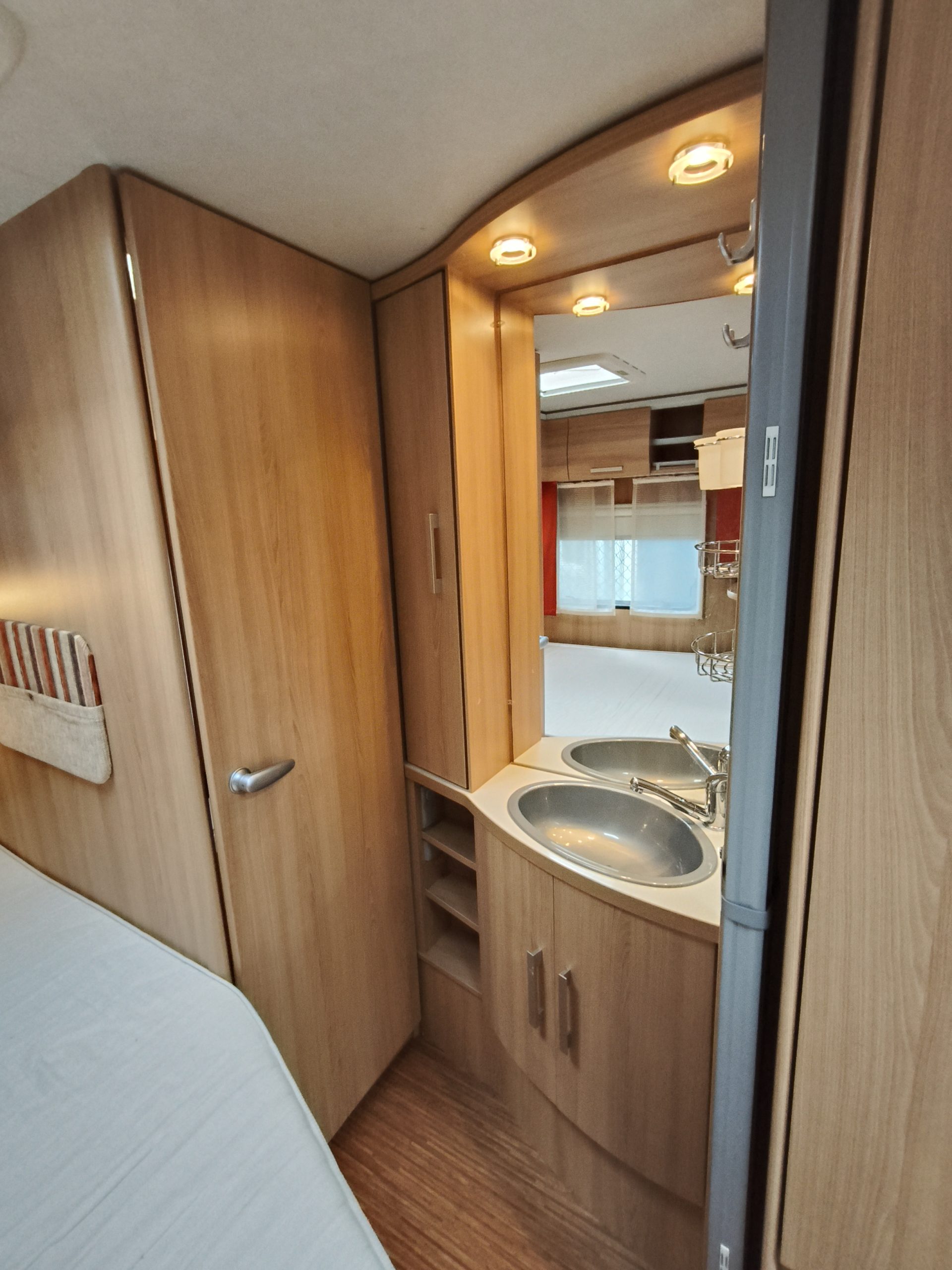 T.E.C. Travel King 460 TFD