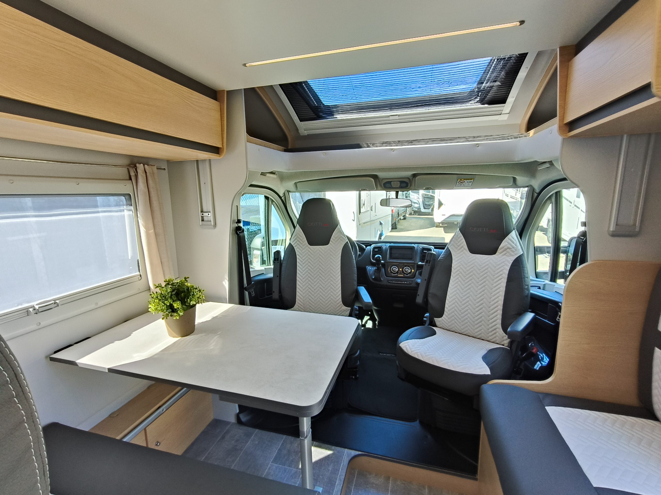 GiottiLine Siena 385  Premiere Edition enkelebedden met hefbed 5 pers.  model 25 automaat