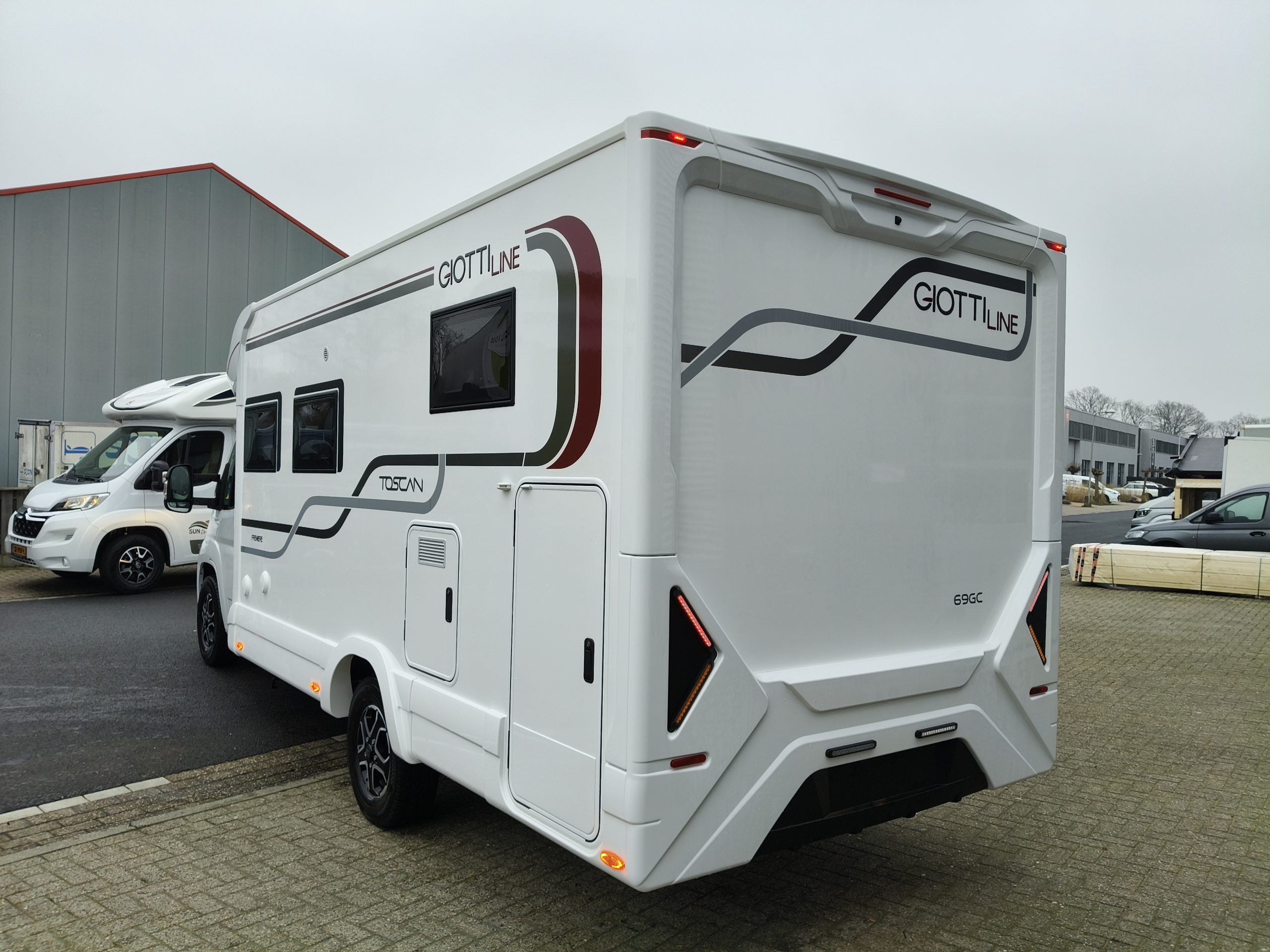 GiottiLine Toscan 69GC Enkelebedden opt: Automaat/ hefbed/ 5e gordelplek