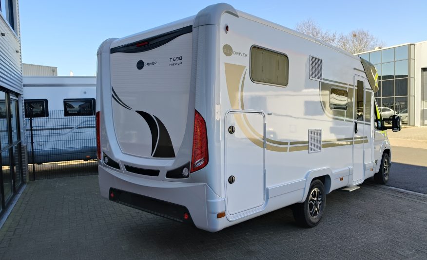 Sun Driver T690 Premium Lengte bedden en hefbed 5 pers. Automaat