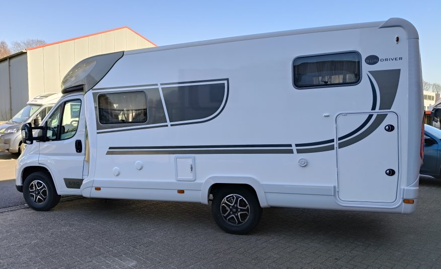 Sun Driver T690 Premium Lengte bedden en hefbed 5 pers. Automaat