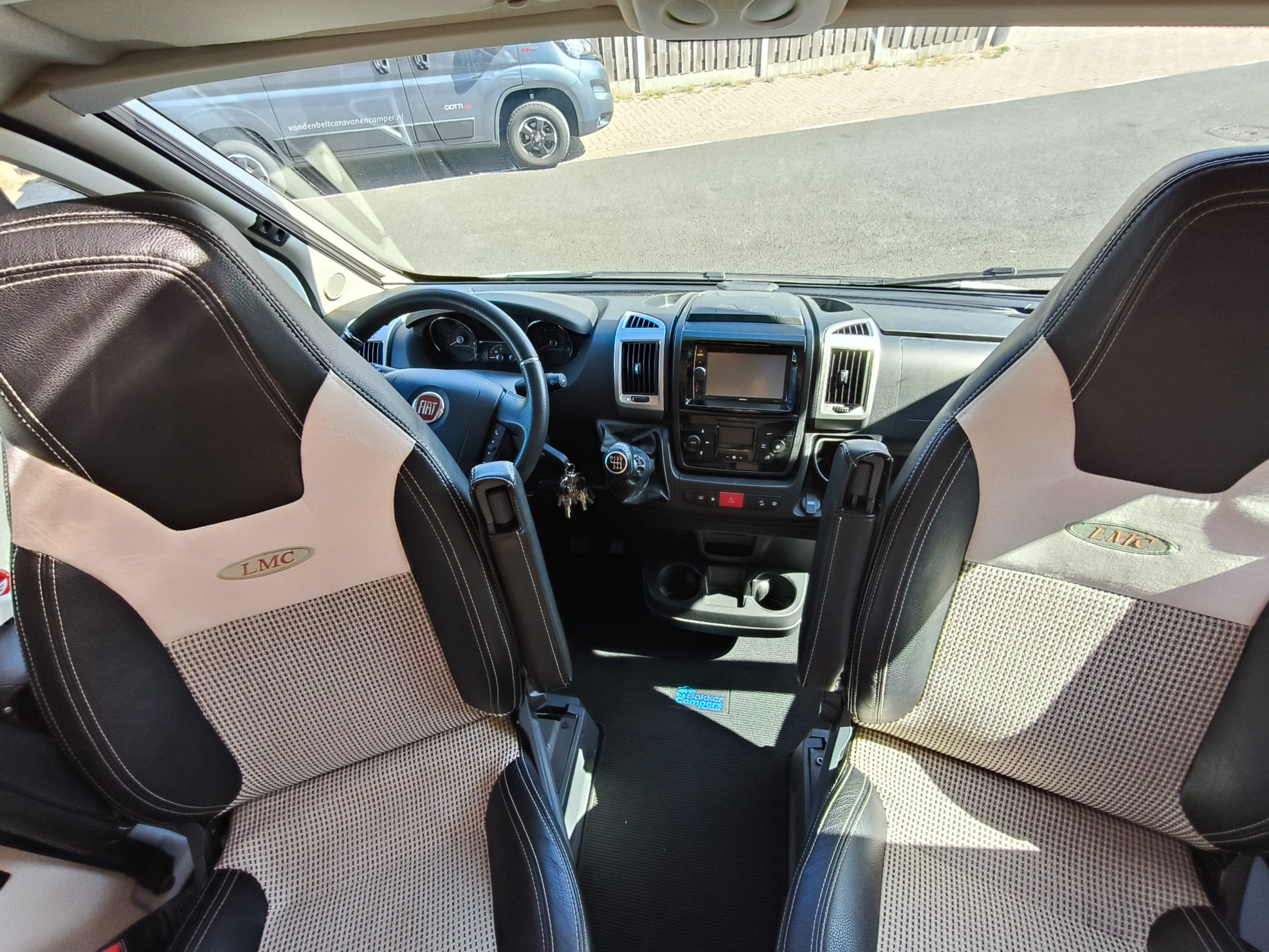 LMC Breezer H727 SportLine Qeensbed & Hefbed