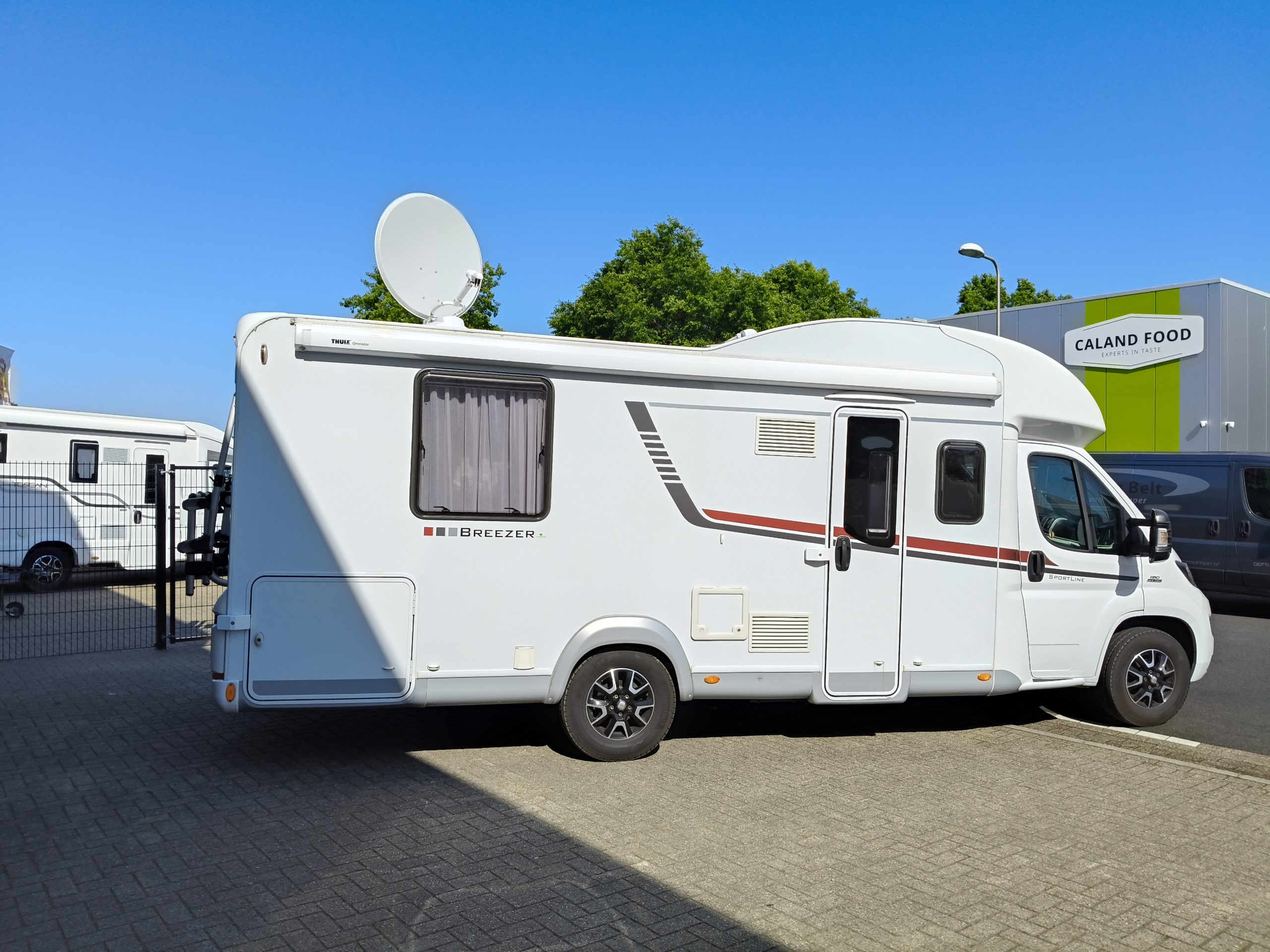 LMC Breezer H727 SportLine Qeensbed & Hefbed