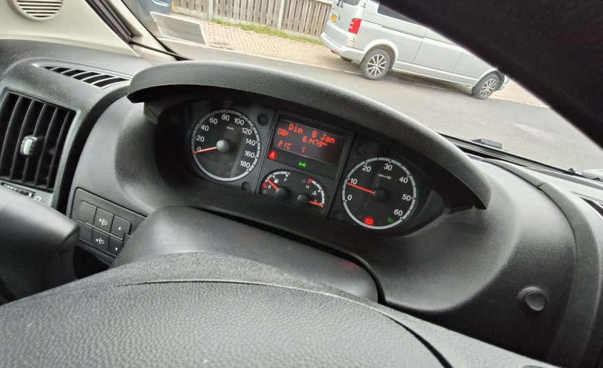 Adria Matrix Plus 680 SL 5 persoons met hefbed