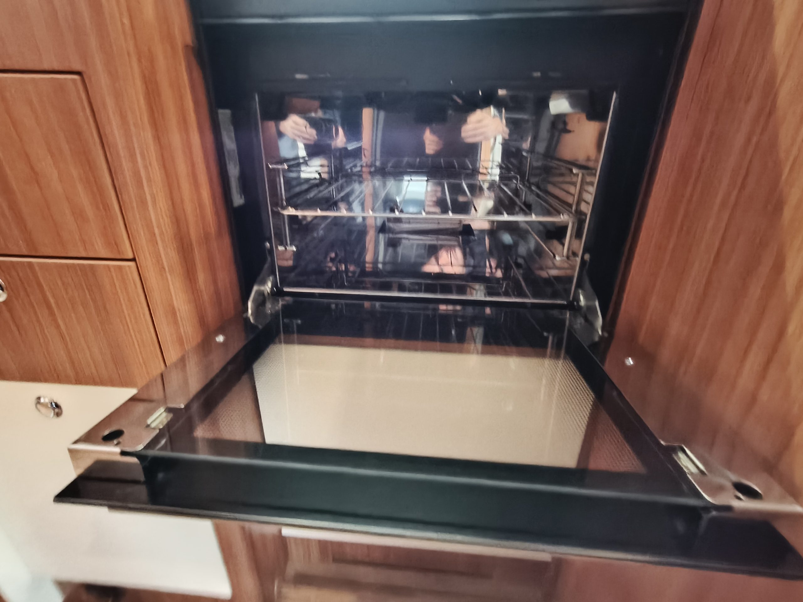 Adria Matrix Plus 680 SL 5 persoons met hefbed