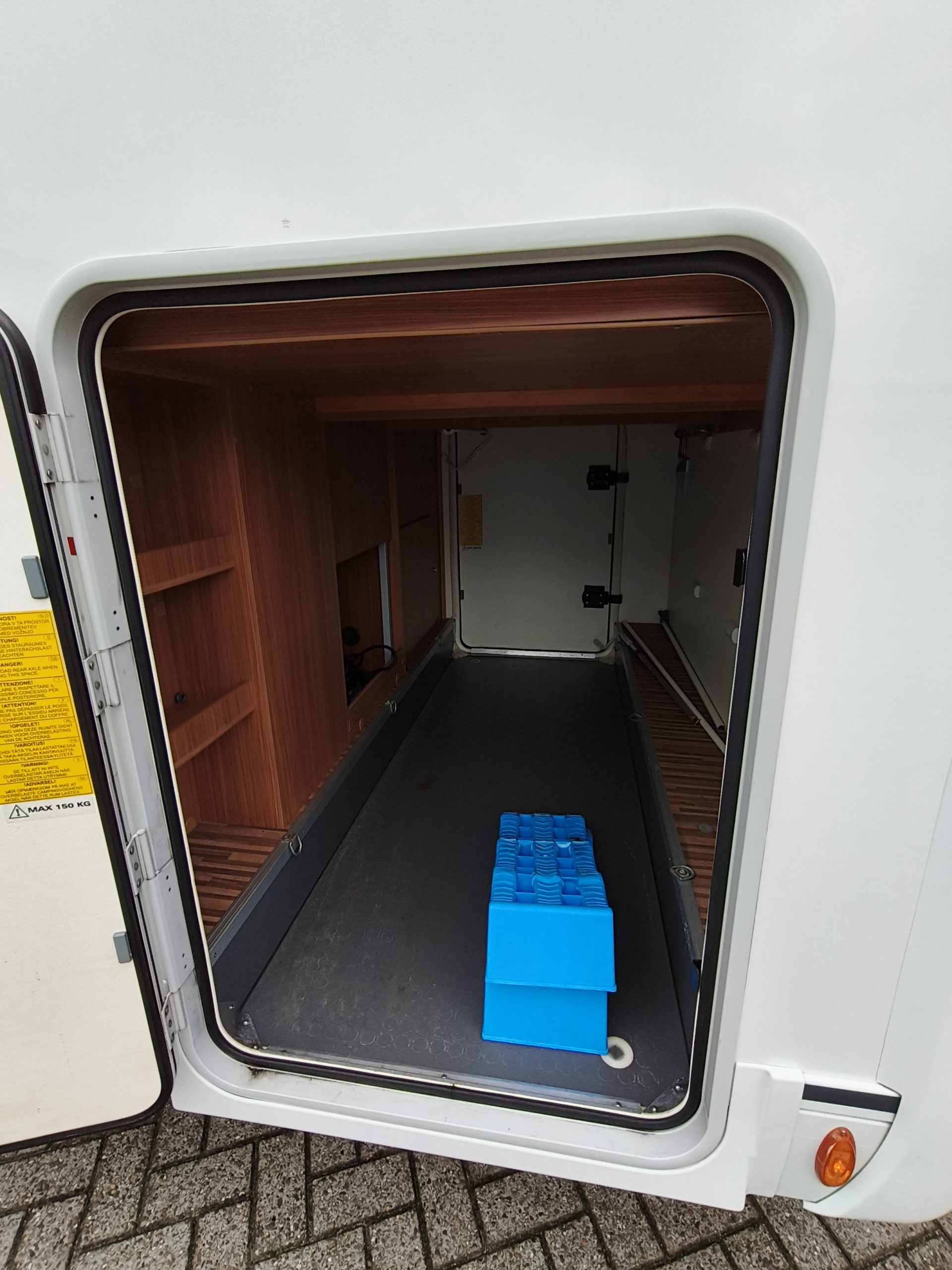 Adria Matrix Plus 680 SL 5 persoons met hefbed