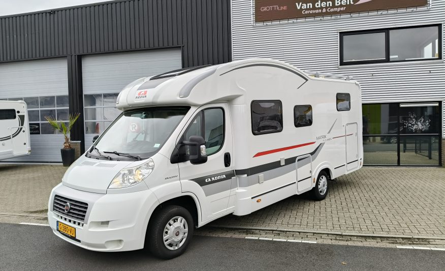 Adria Matrix Plus 680 SL 5 persoons met hefbed