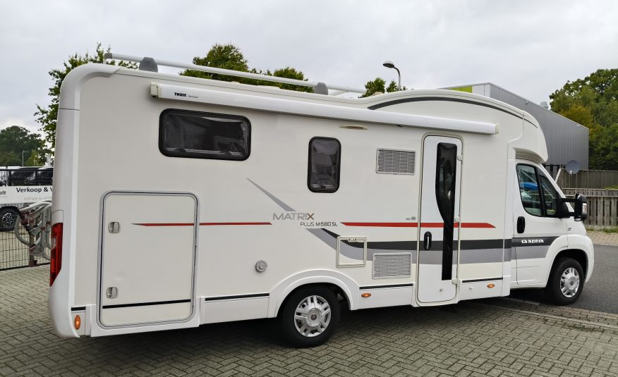 Adria Matrix Plus 680 SL 5 persoons met hefbed