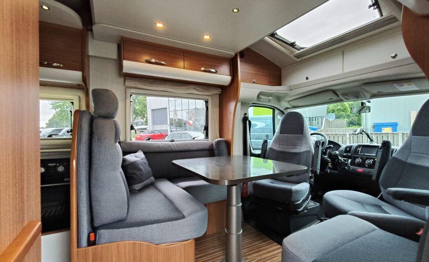 Adria Matrix Plus 680 SL 5 persoons met hefbed