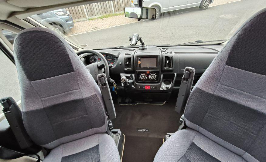 Adria Matrix Plus 680 SL 5 persoons met hefbed