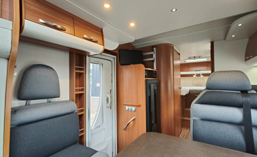 Adria Matrix Plus 680 SL 5 persoons met hefbed