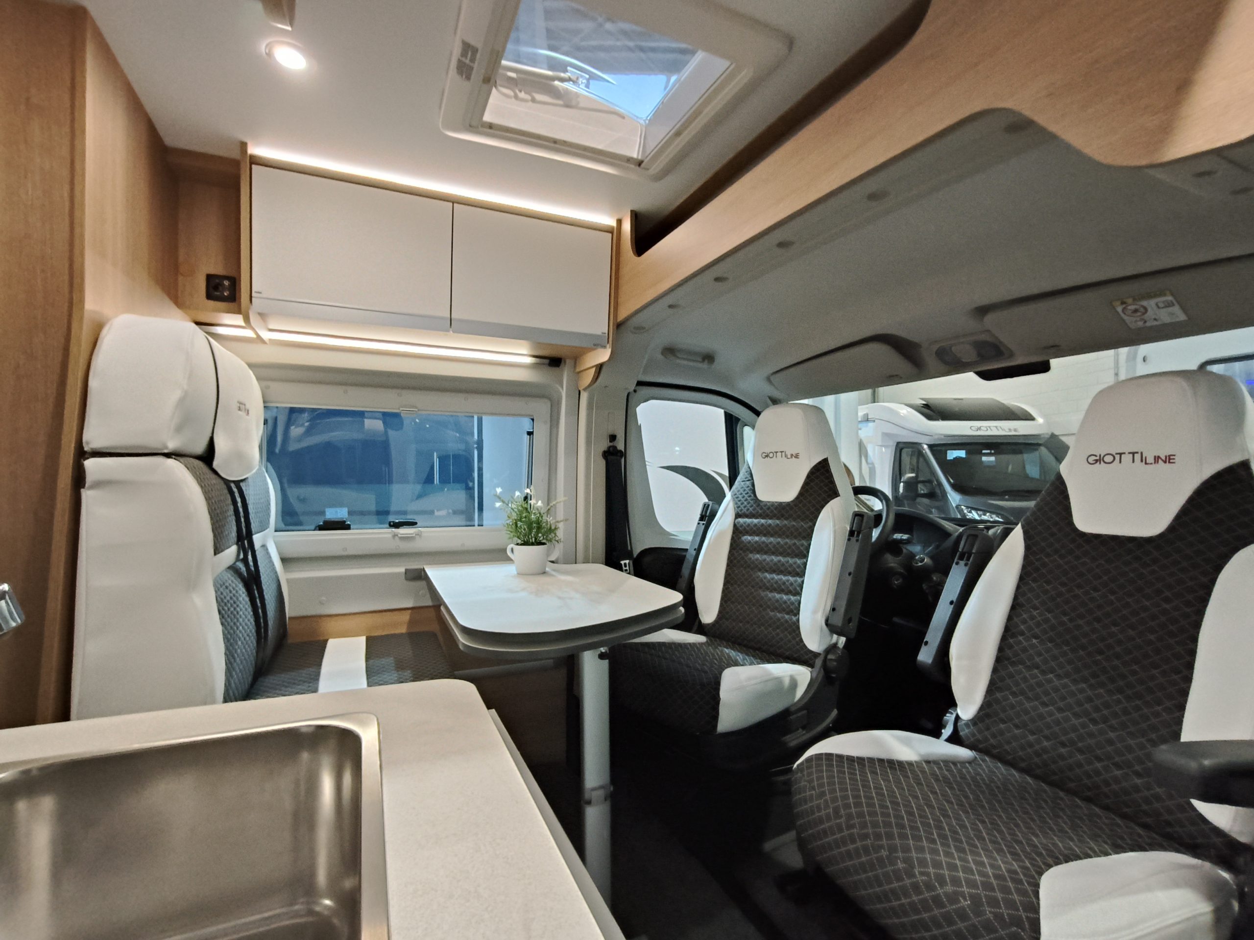 GiottiVan 54T Privilage pakket Dwarsbed COMPACT 2026 model