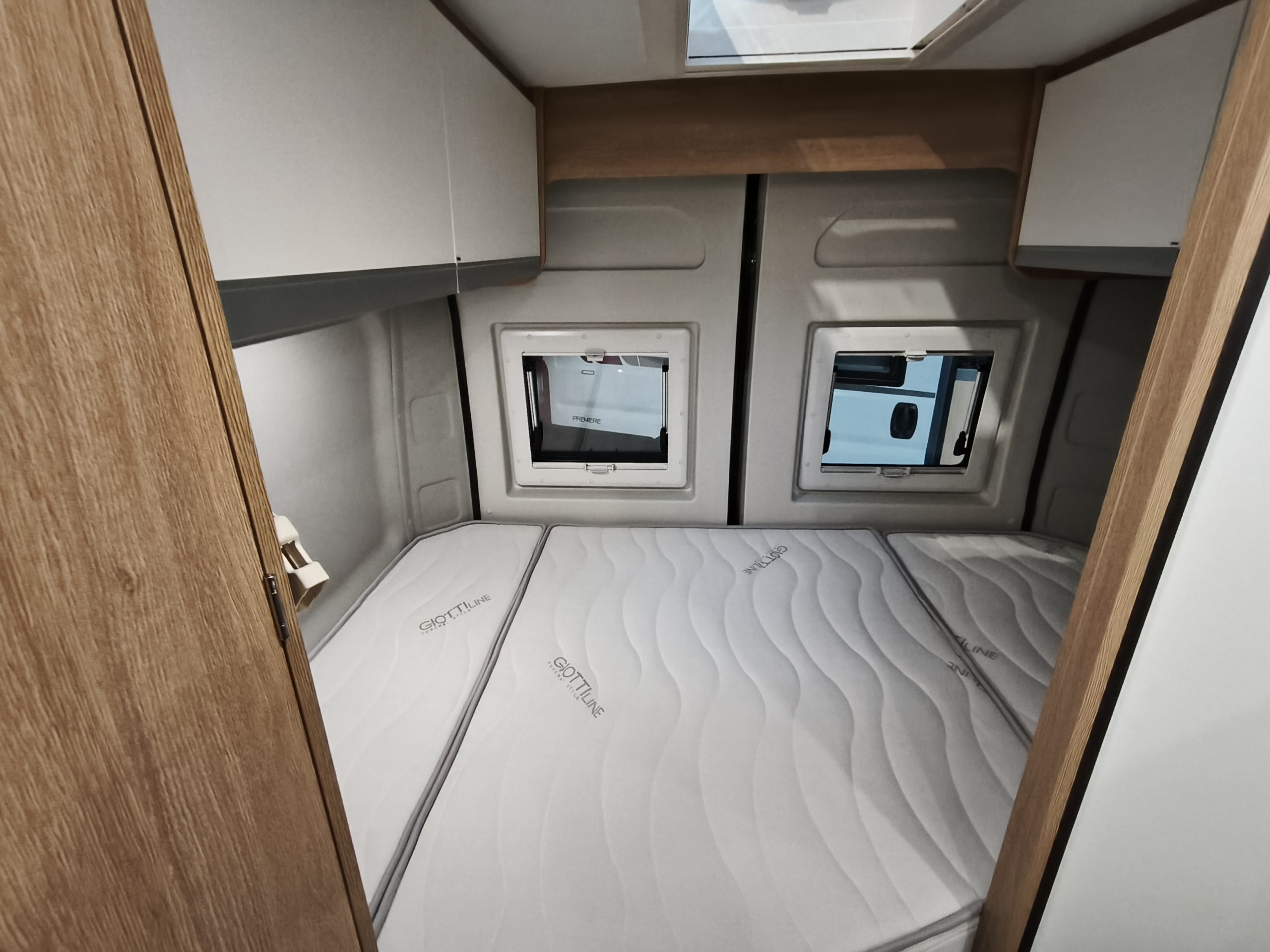 GiottiVan 54T Privilage pakket Dwarsbed COMPACT 2026 model