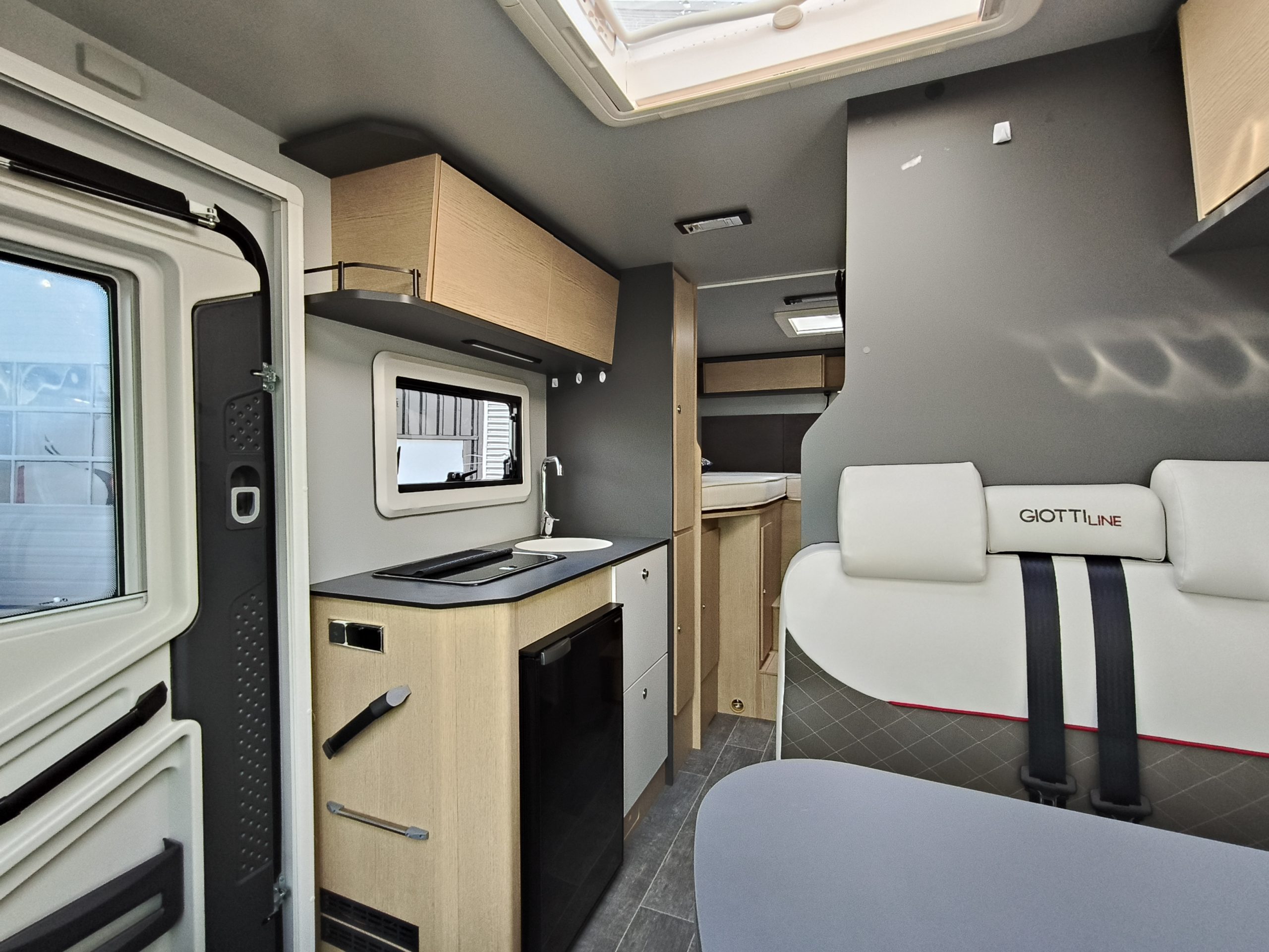 GiottiLine Compact C66 Privilege Lengtebedden slechts 660 cm lang 210 cm breed!