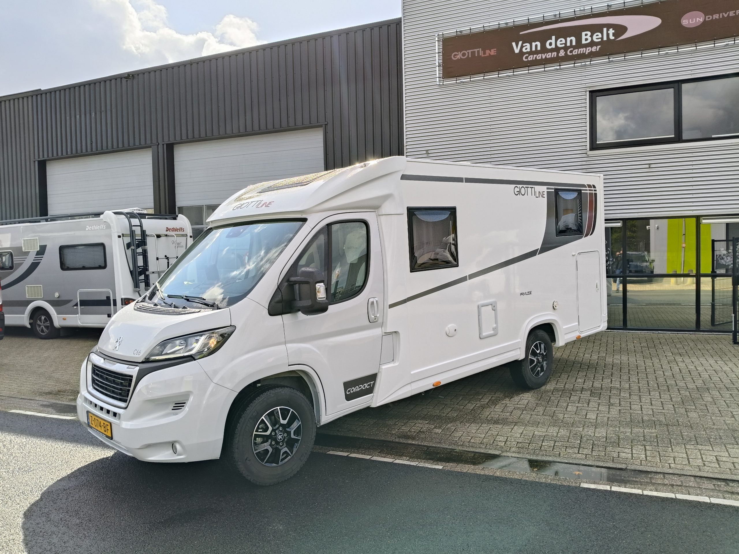 GiottiLine Compact C66 Privilege Lengtebedden slechts 660 cm lang 210 cm breed!