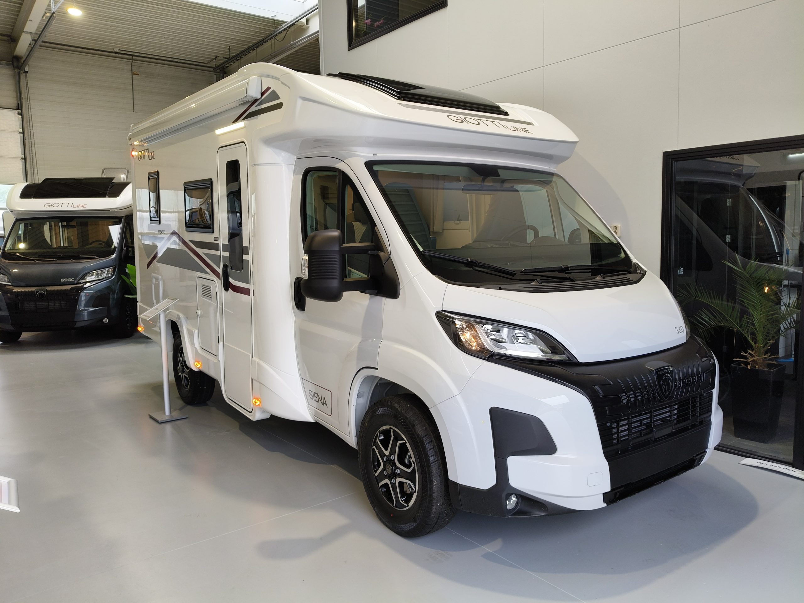 GiottiLine Siena 330 Premiere Edition compact! Automaat!