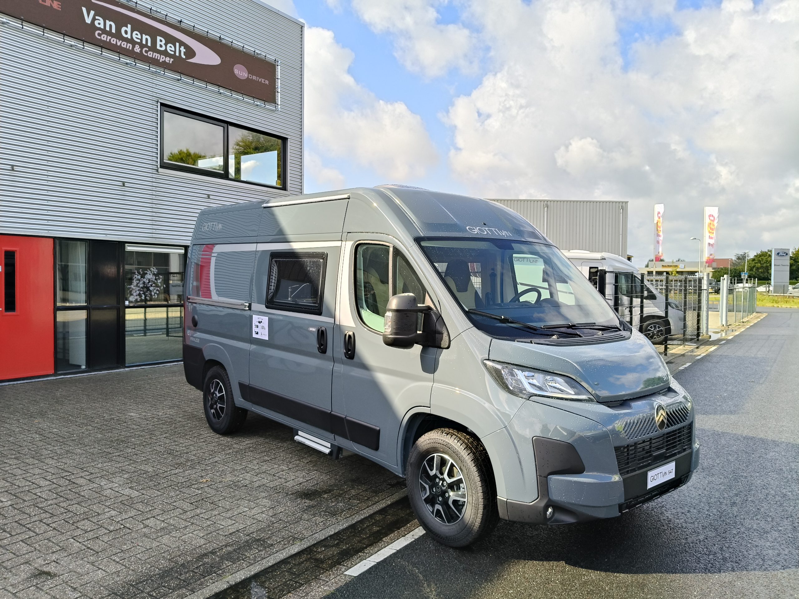 GiottiVan 54T Privilage pakket Dwarsbed COMPACT 2026 model