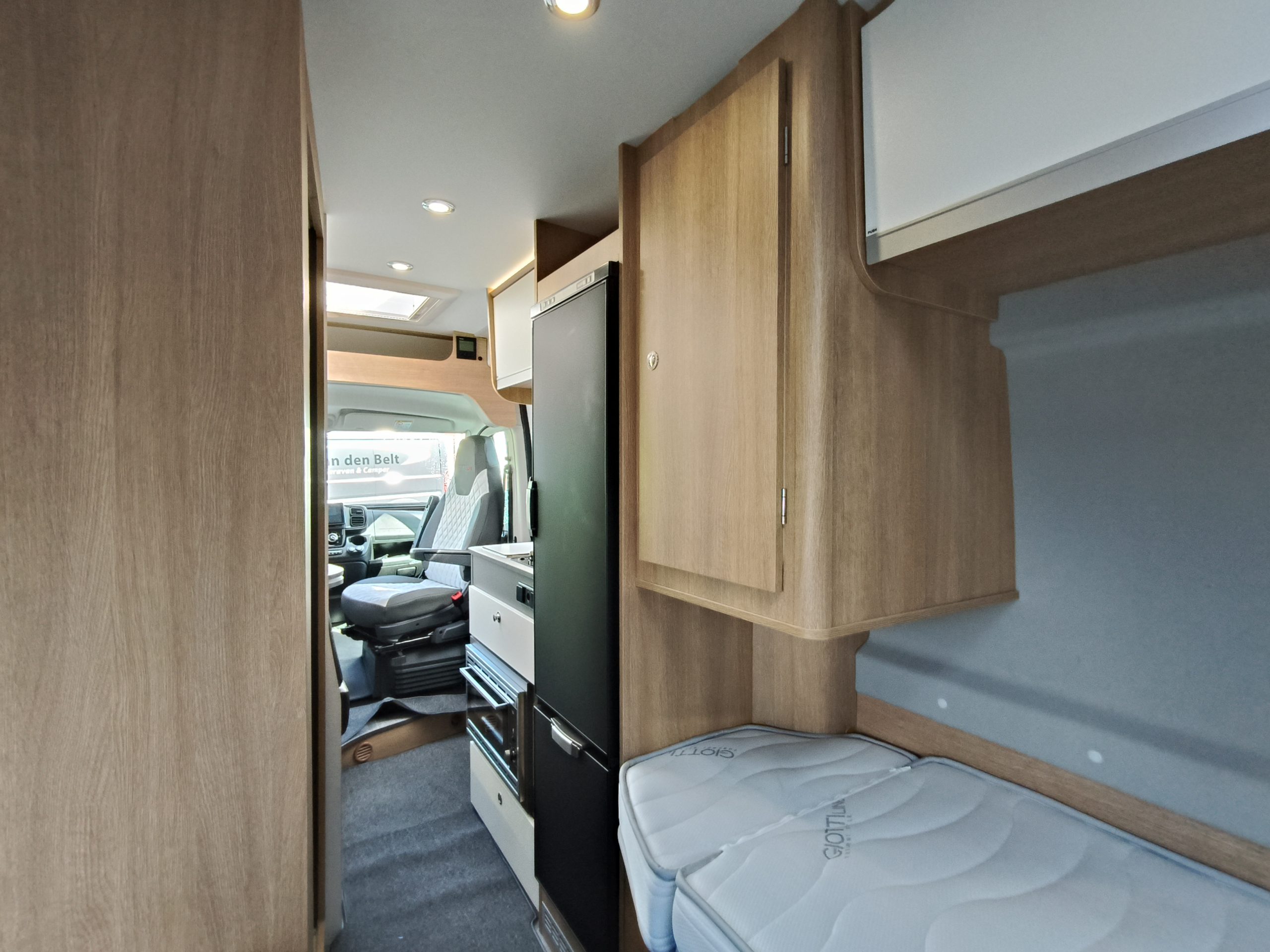 GiottiVan 64G Premiere Edition Lengte bedden (212 CM) Fiat AUTOMAAT