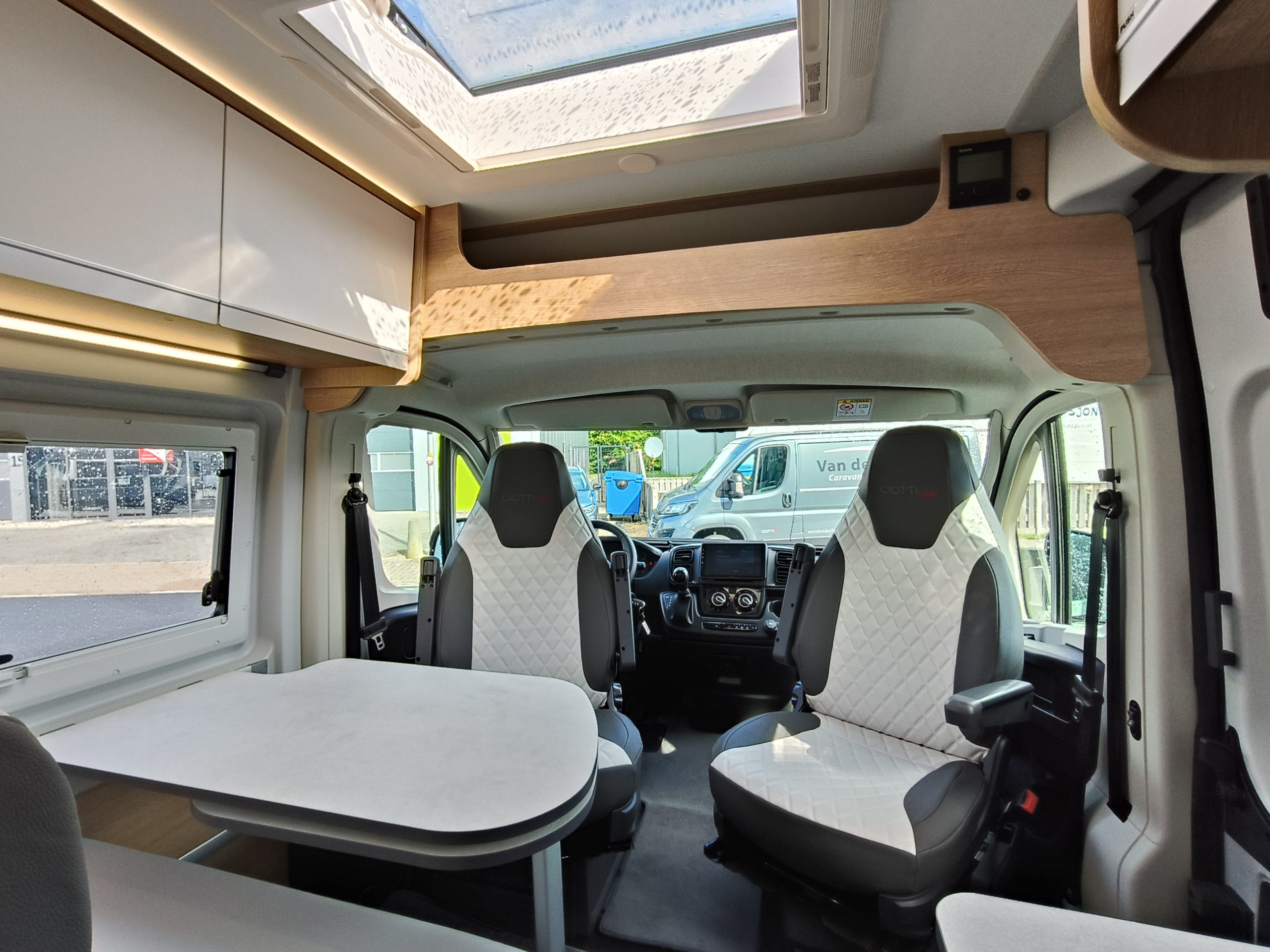 GiottiVan 64G Premiere Edition Lengte bedden (212 CM) Fiat AUTOMAAT