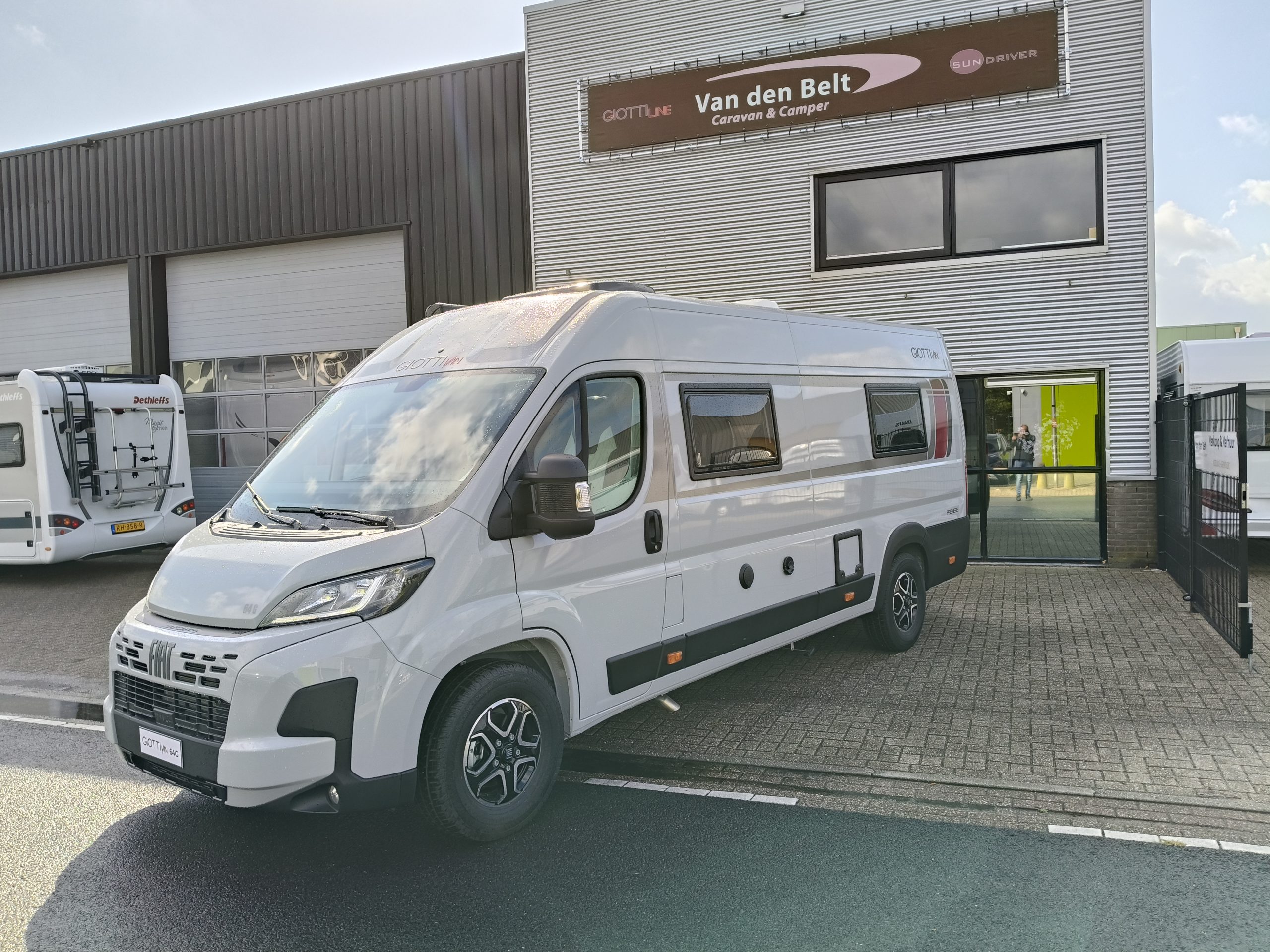 GiottiVan 64G Premiere Edition Lengte bedden (212 CM) Fiat AUTOMAAT