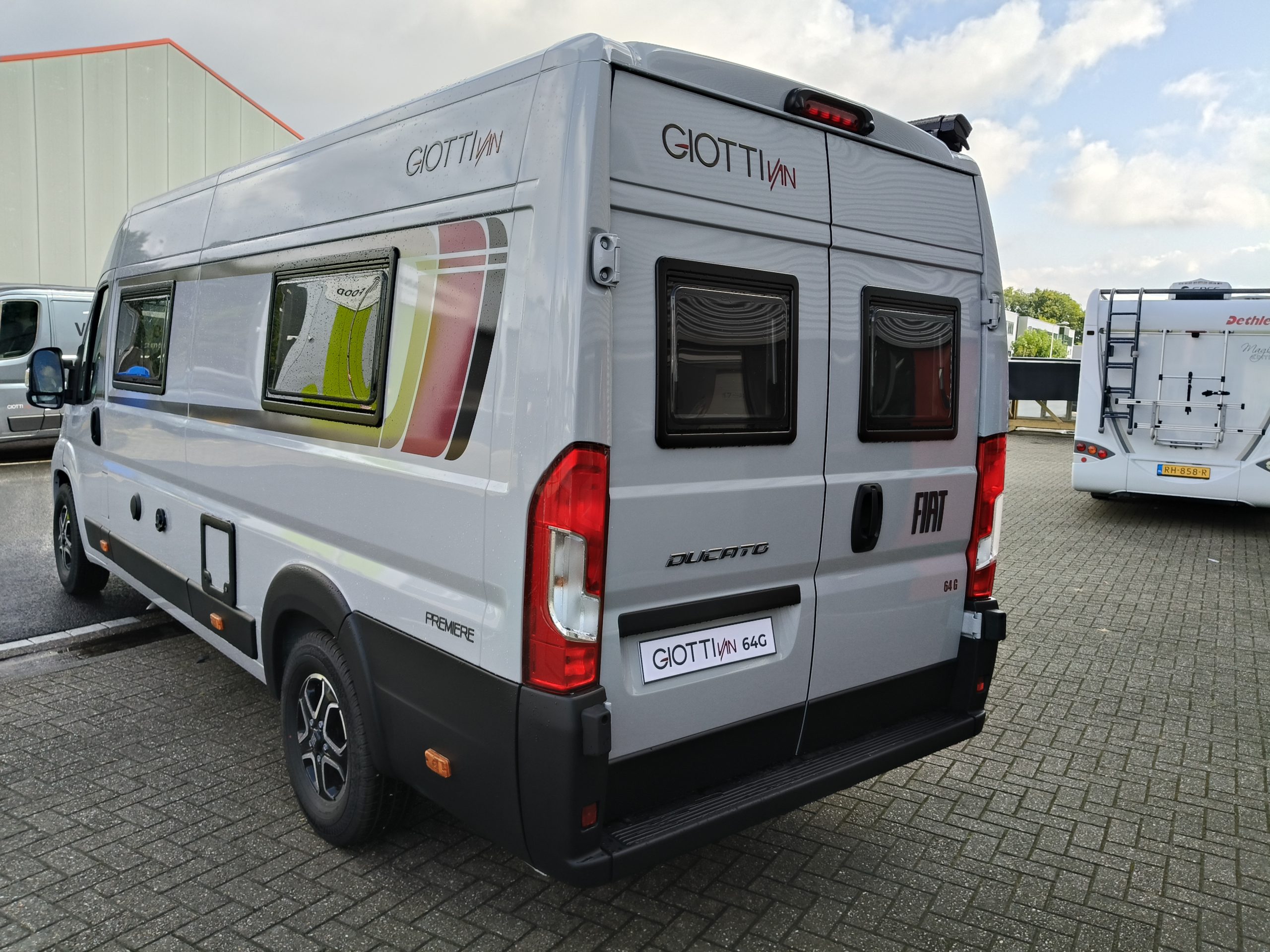 GiottiVan 64G Premiere Edition Lengte bedden (212 CM) Fiat AUTOMAAT